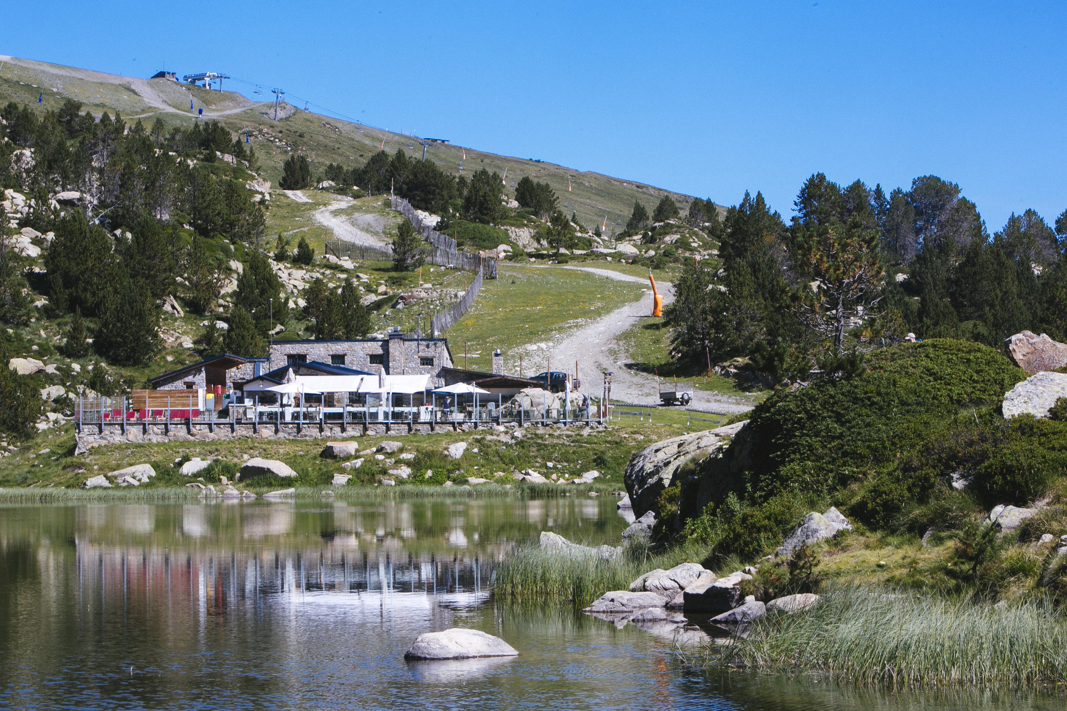 Llac de Pessons restaurant in Grau Roig