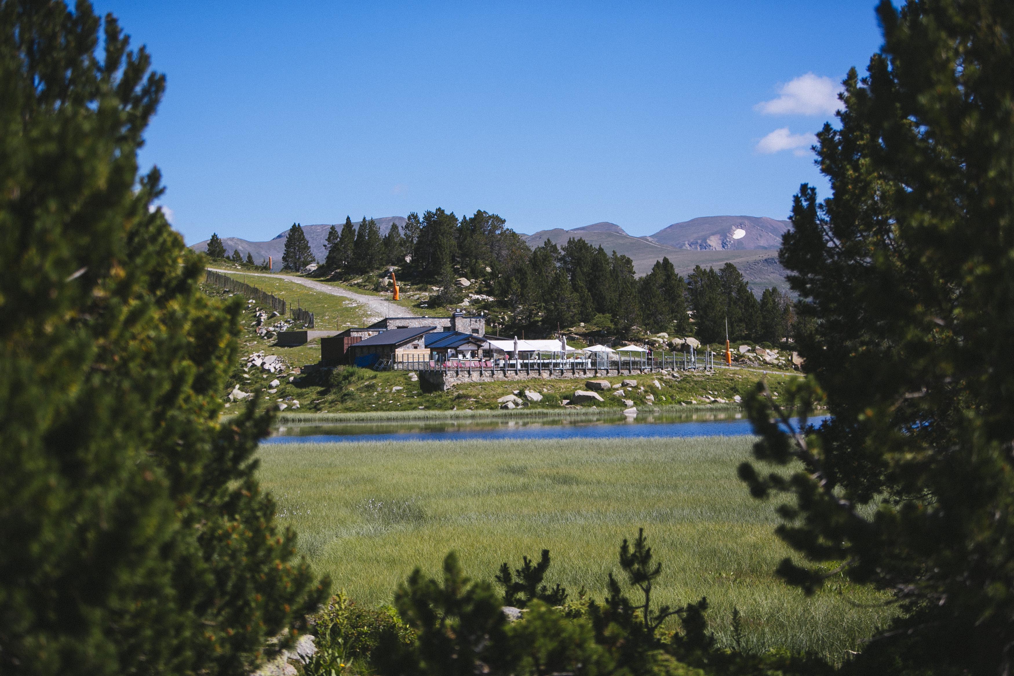 Llac de Pessons restaurant in Grau Roig