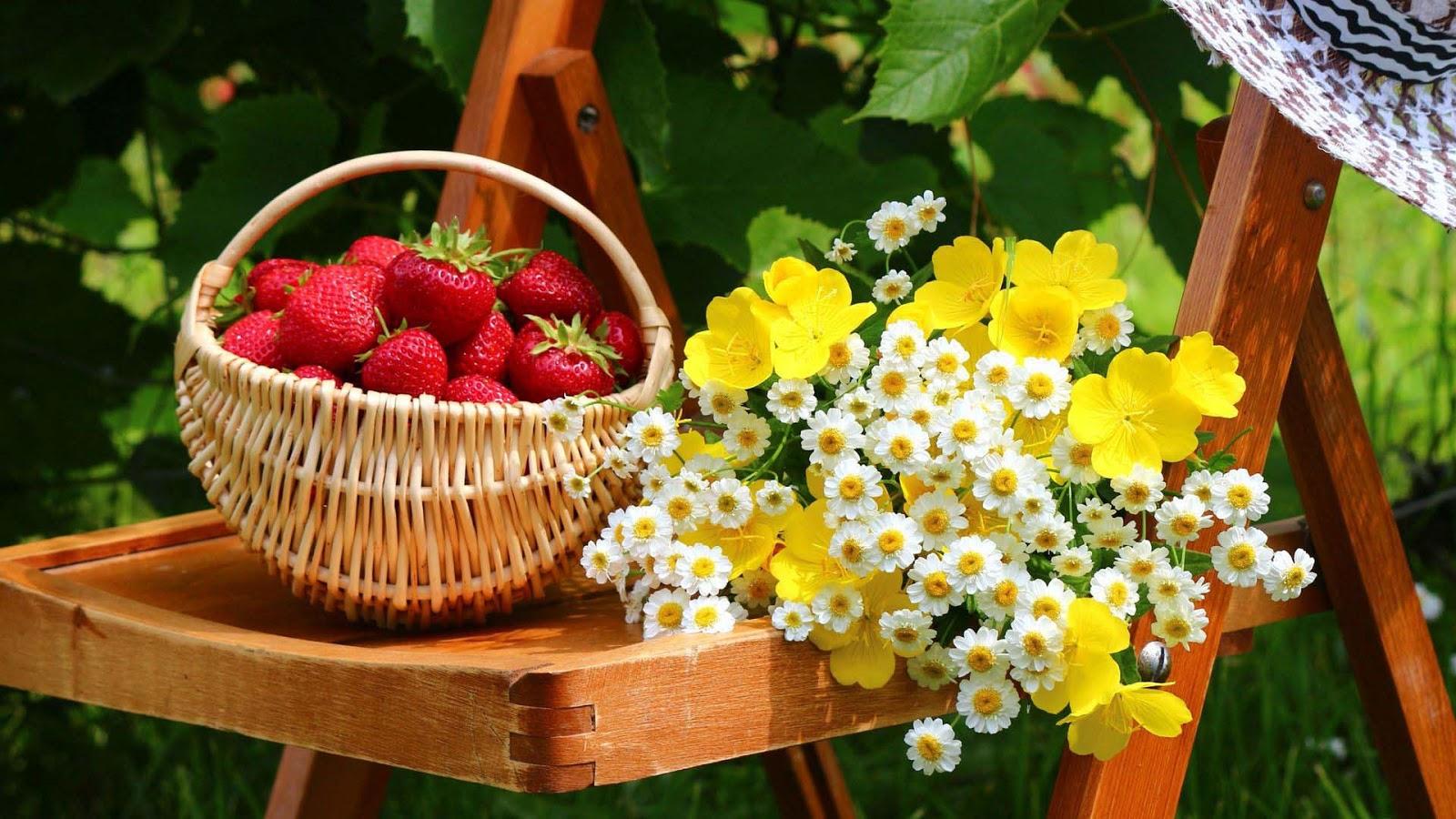 Baskets of flowers and fruit wallpaper Collection