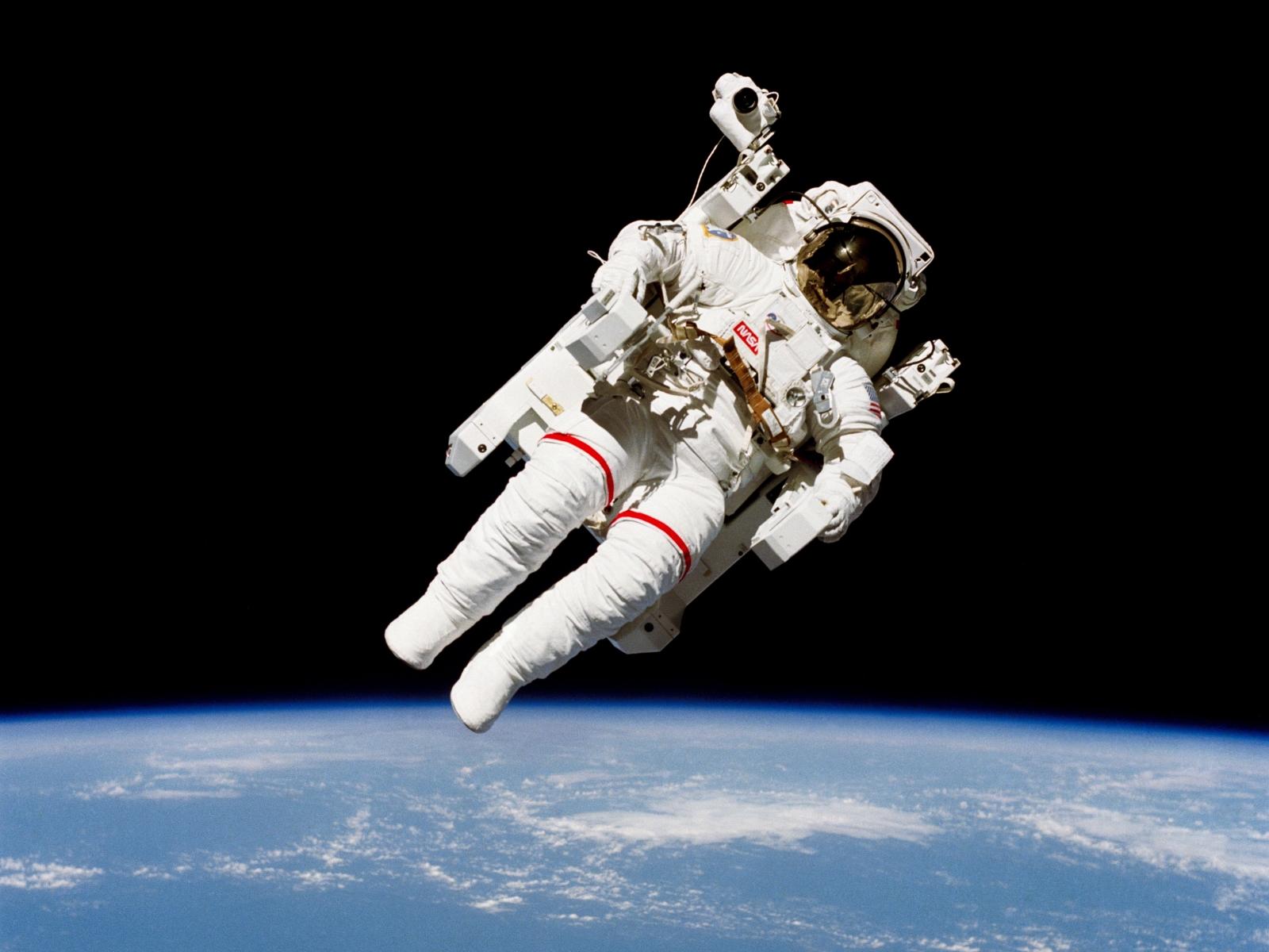 Report paints troubling picture for NASA's spacesuit program