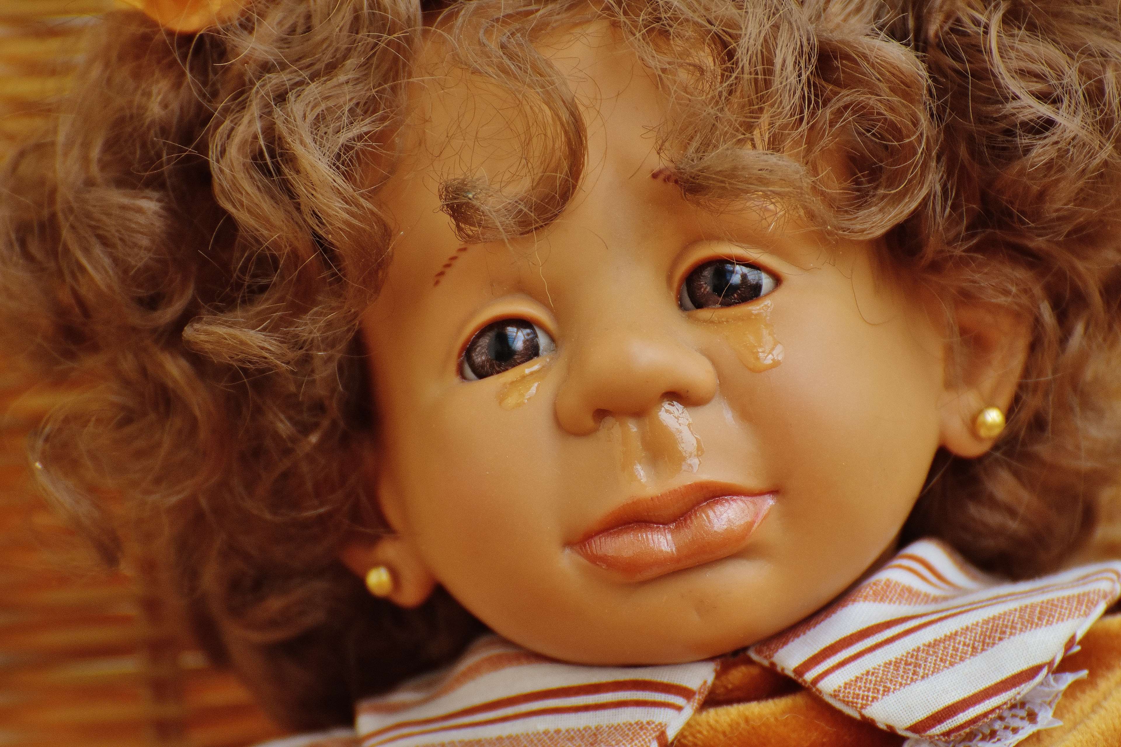 Кукла плачет