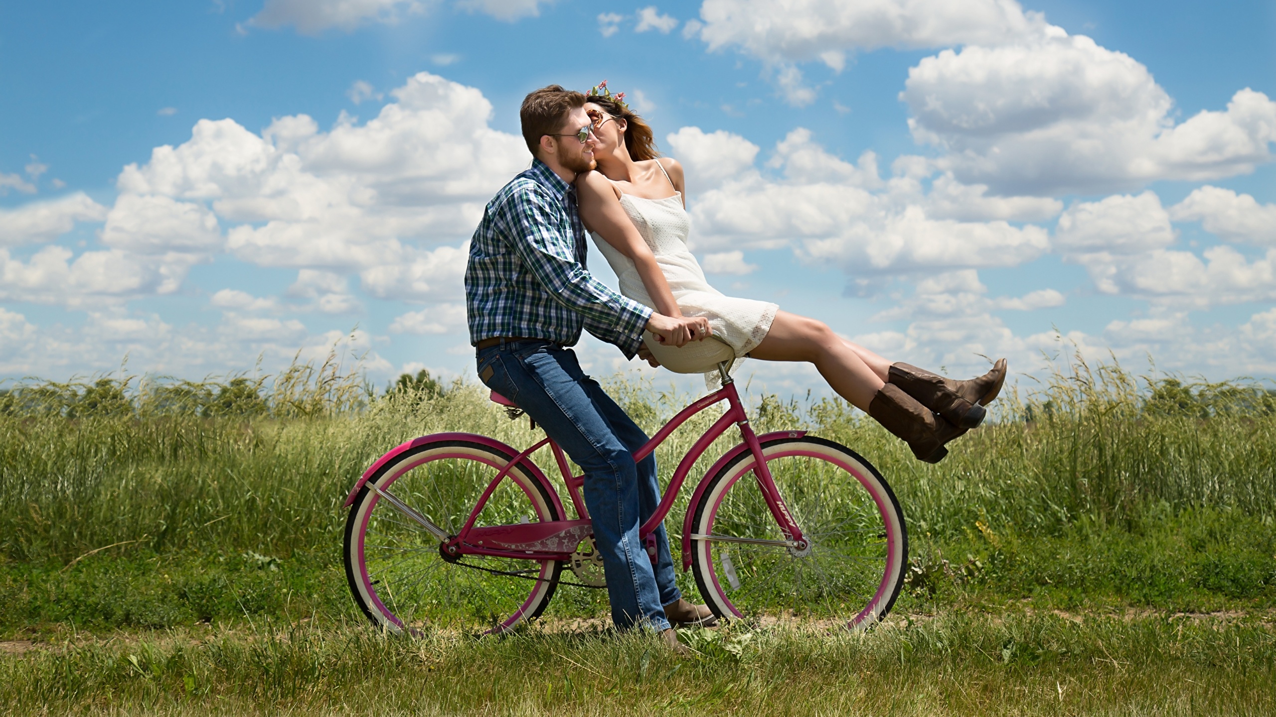 Wallpaper Men Couples in love kisses Bicycle 2 young 2560x1440