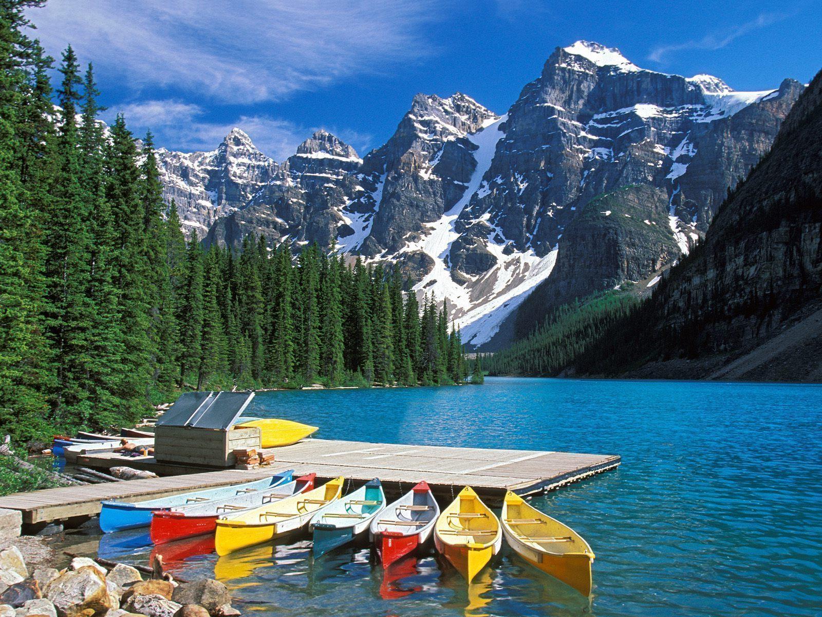 Moraine Lake Desktop Wallpaper