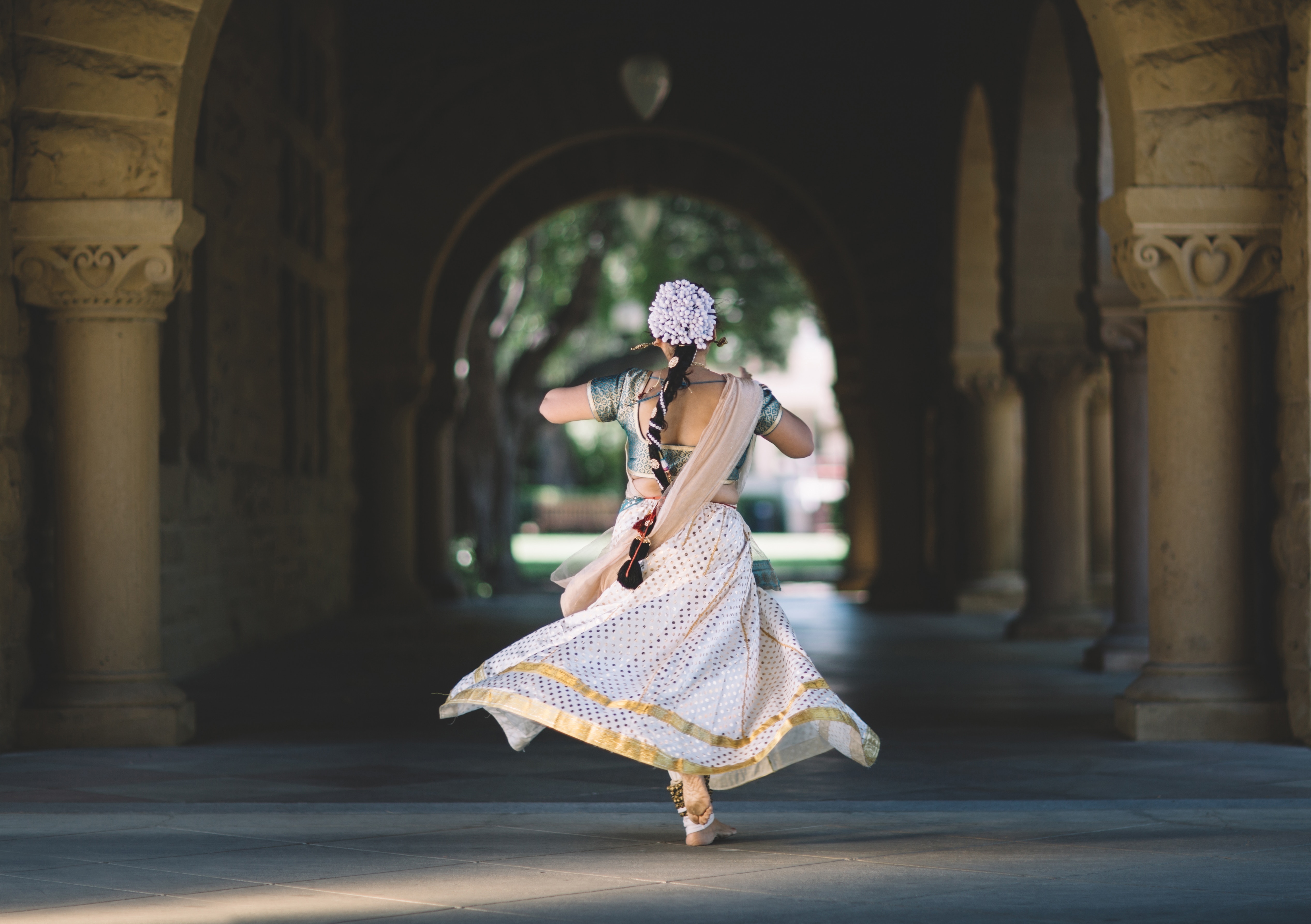 indian dancer wallpaper and background