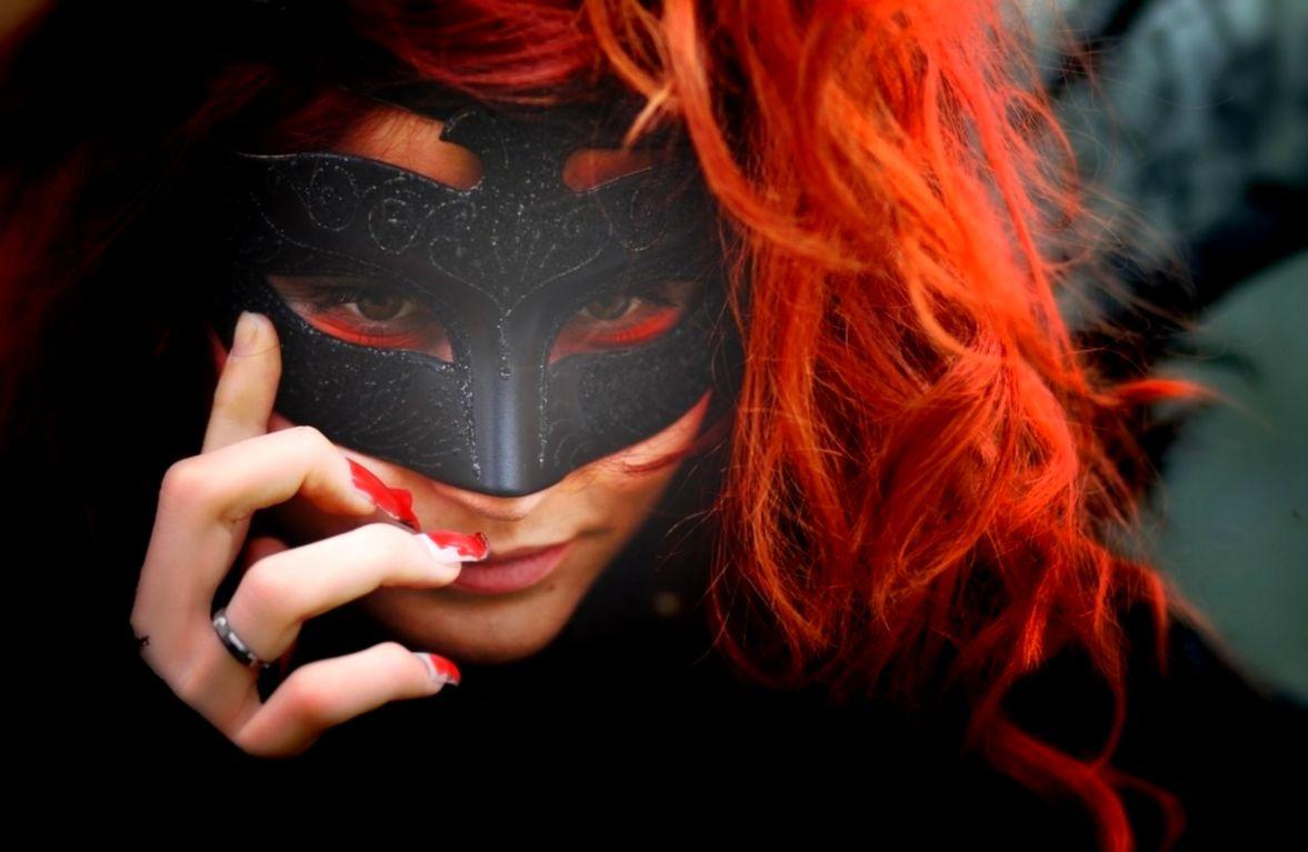 Woman Red Face Mask Fashion Wallpaper