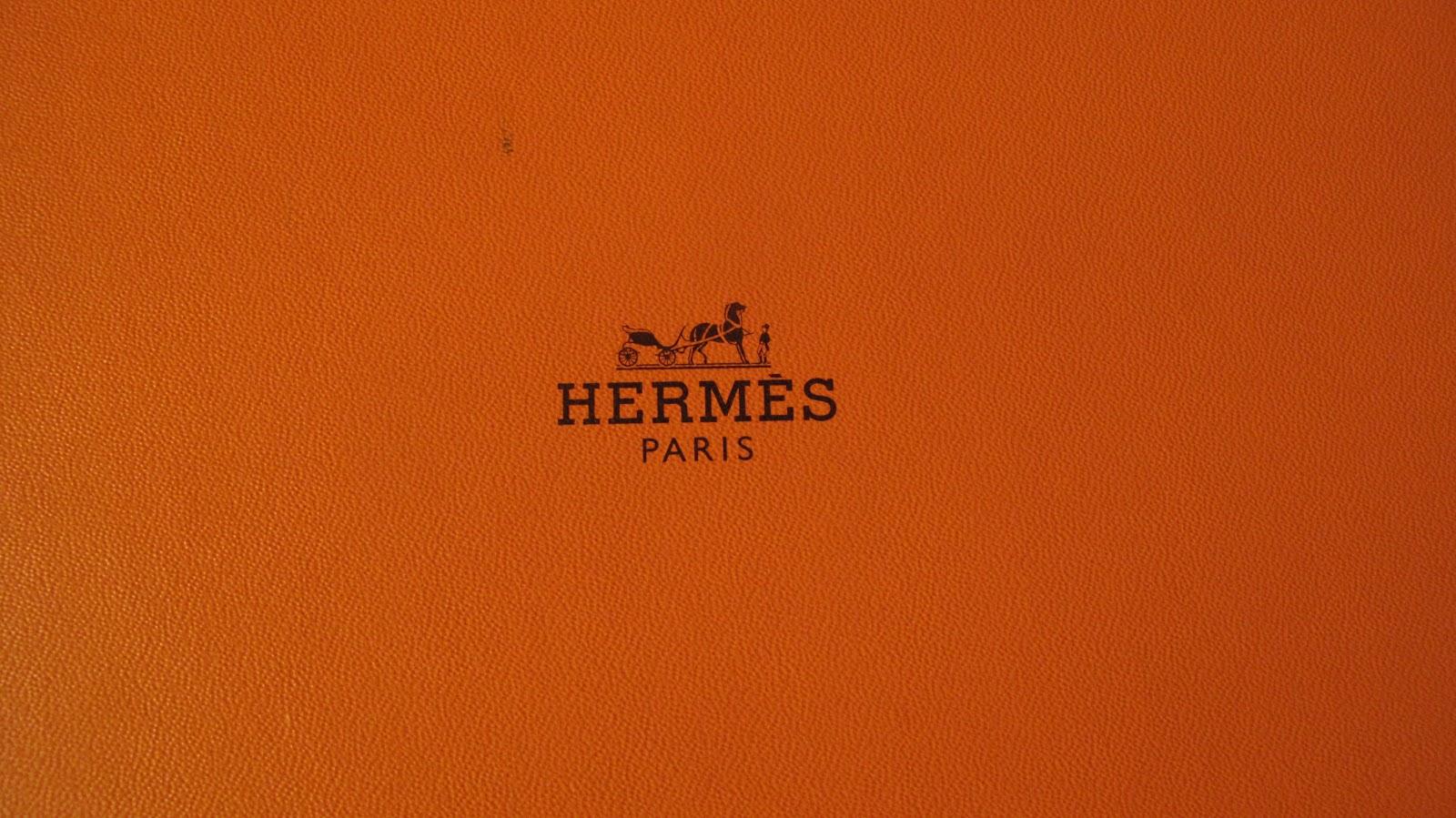 HERMÈS wallpaper Aqua Pink exclusively only with us!