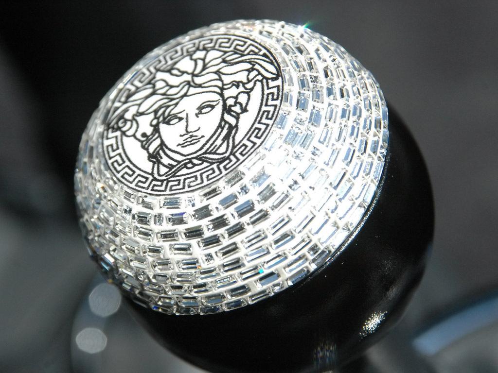 Versace Wallpaper HD 1024x768