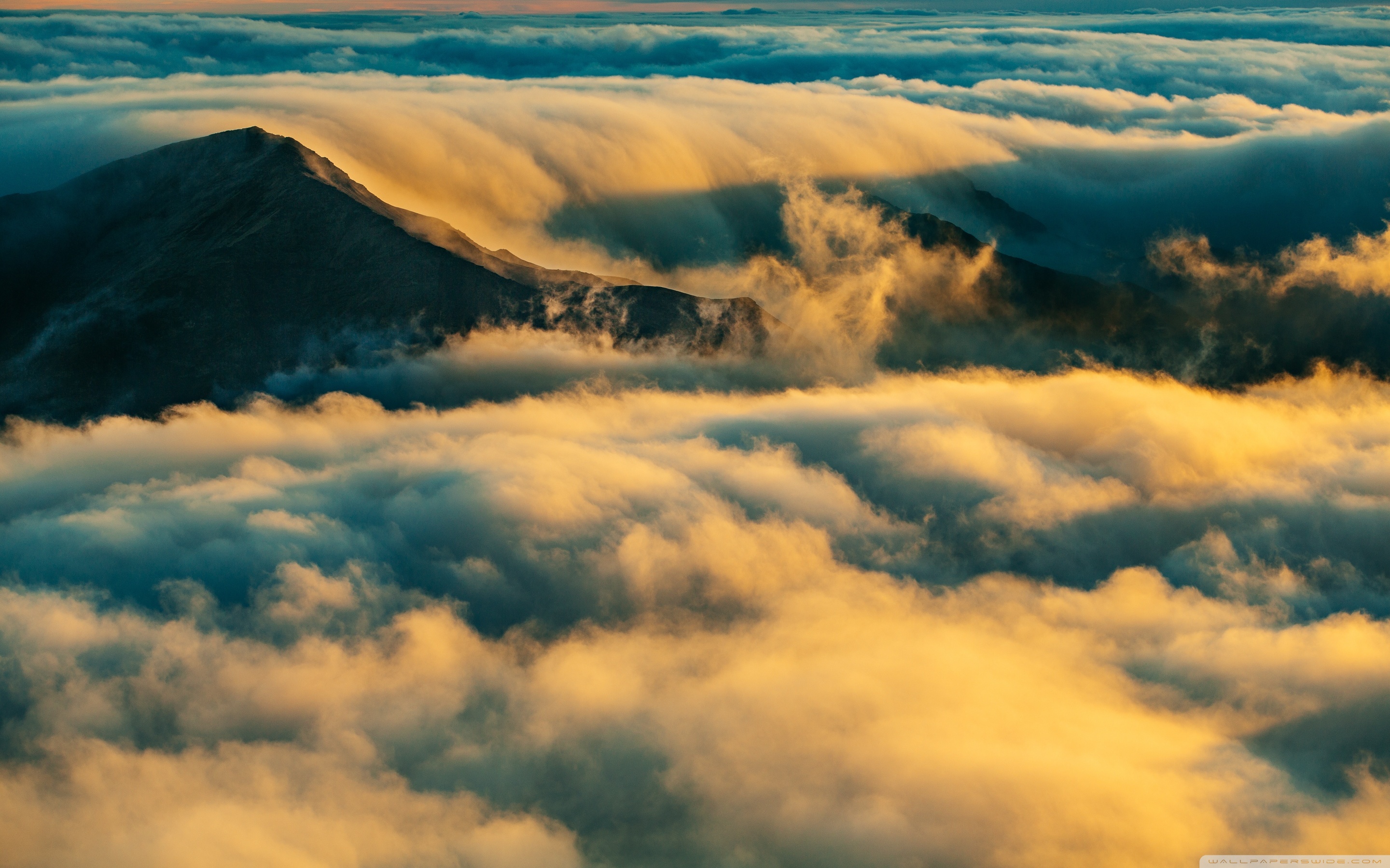 Stunning Sea of Clouds above the Mountains ❤ 4K HD Desktop