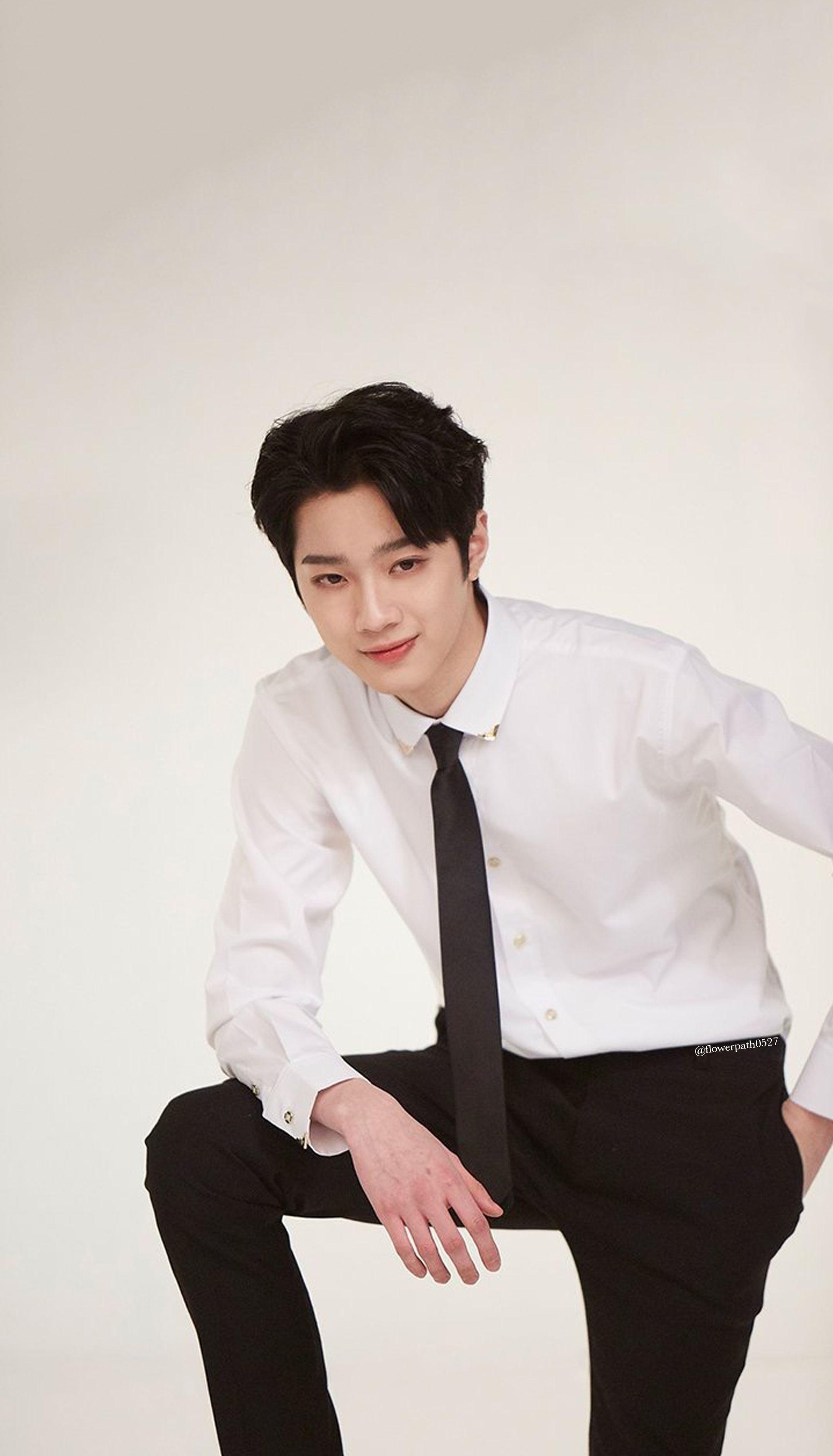 Lai Kuan Lin Wallpaper