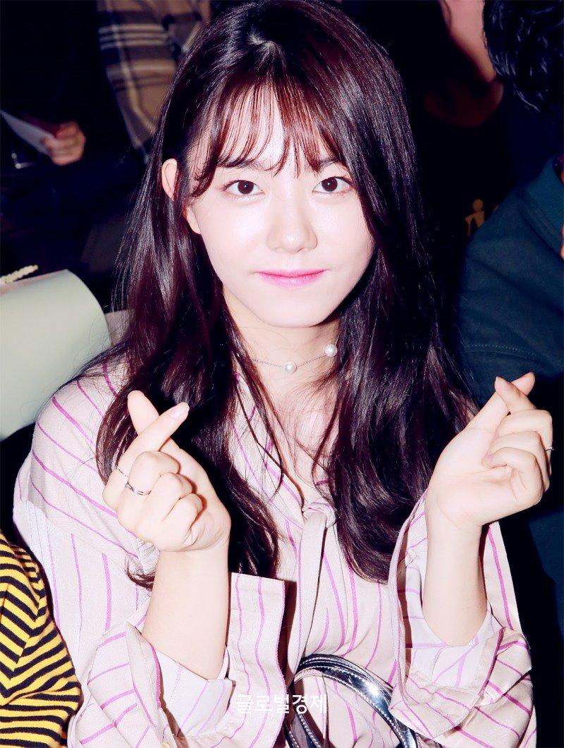 I.O.I Gambar 171021 Kim Sohye 2018 S S HERA Seoul Fashion Week