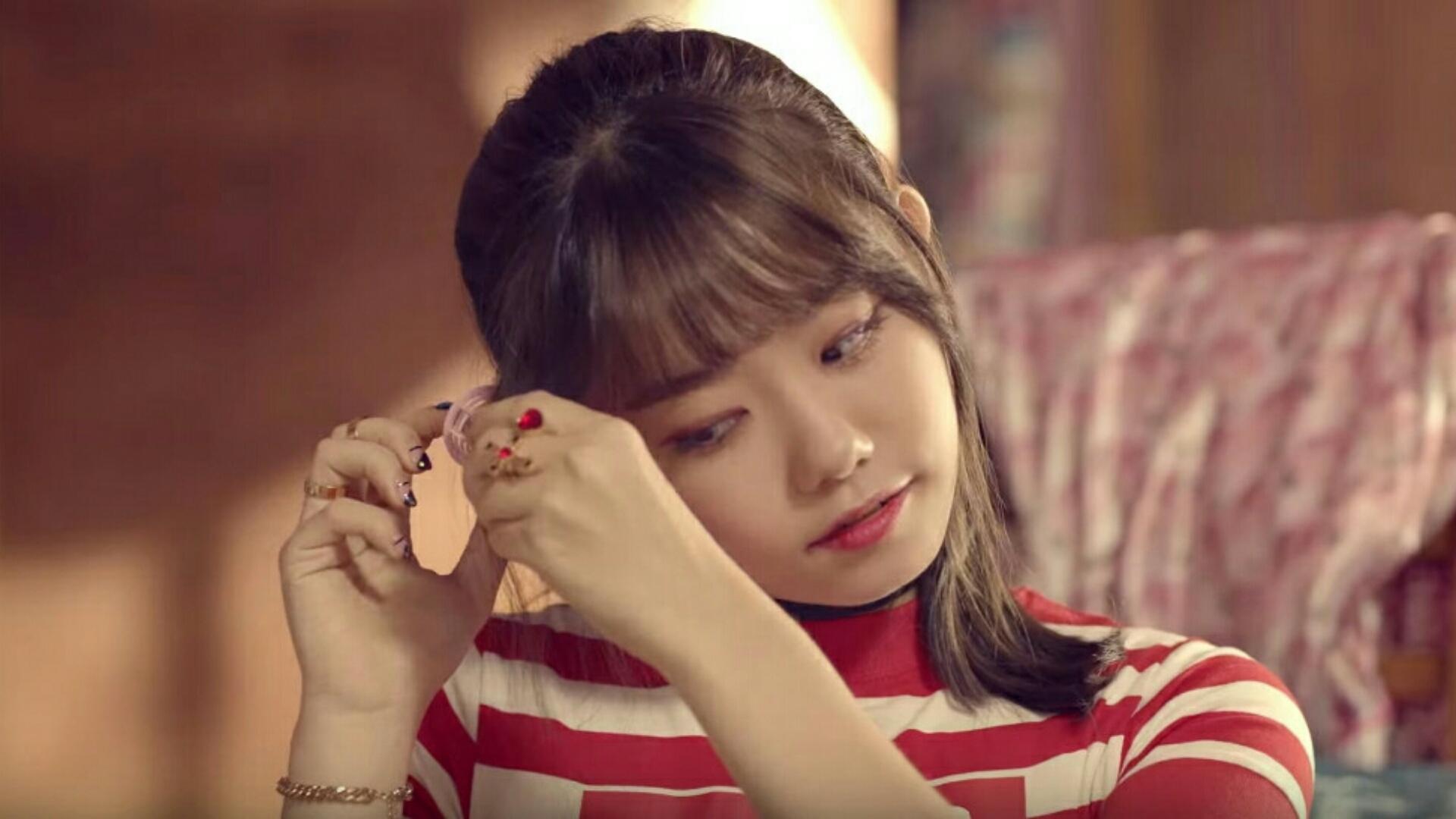I.O.I SOHYE- WHATTA MAN