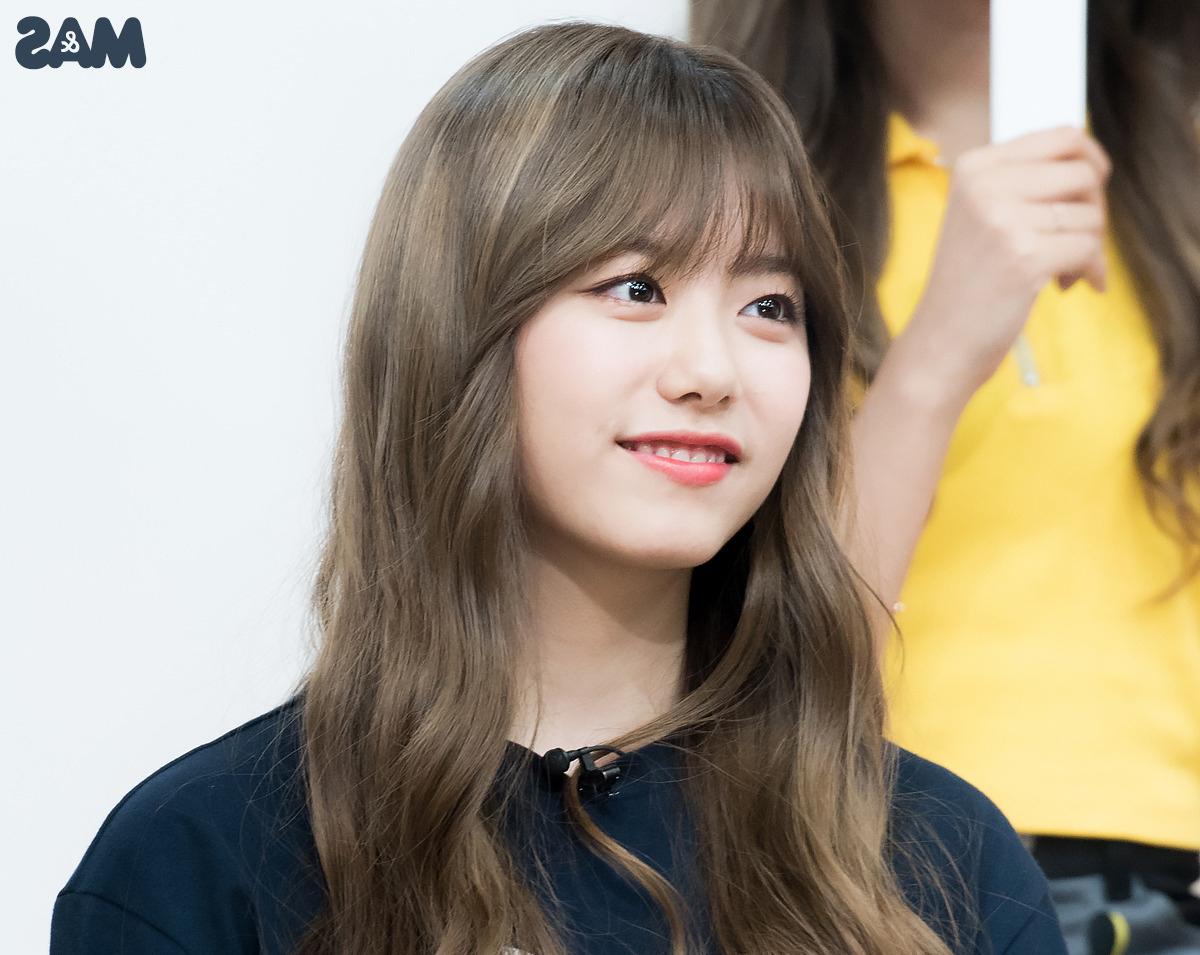 I.O.I's Kim Sohye Follows Somi's Lead And Also Chops Off Her Hair