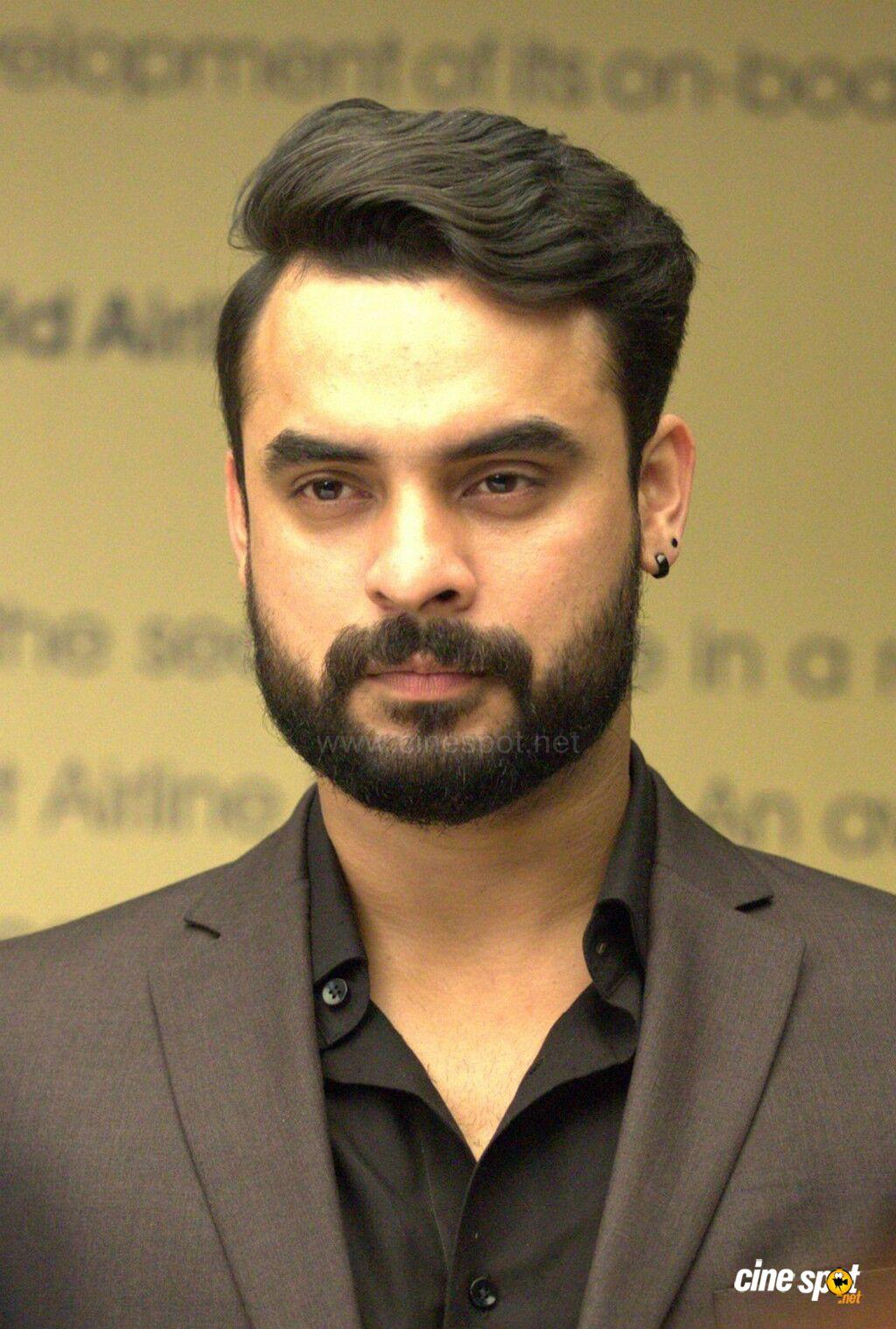Tovino Thomas dubs in Tamil for his Kollywood debut | Tamil Movie News -  Times of India