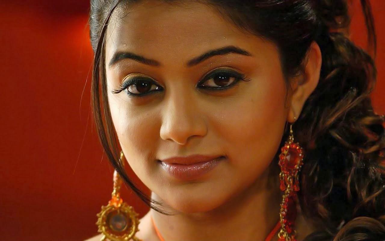 Gorgeous Priyamani Wallpaper to your mobile from PHONEKY