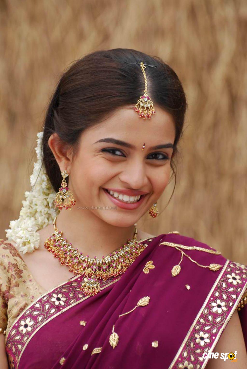 Sheena Telugu Actress Photo, Stills, Gallery