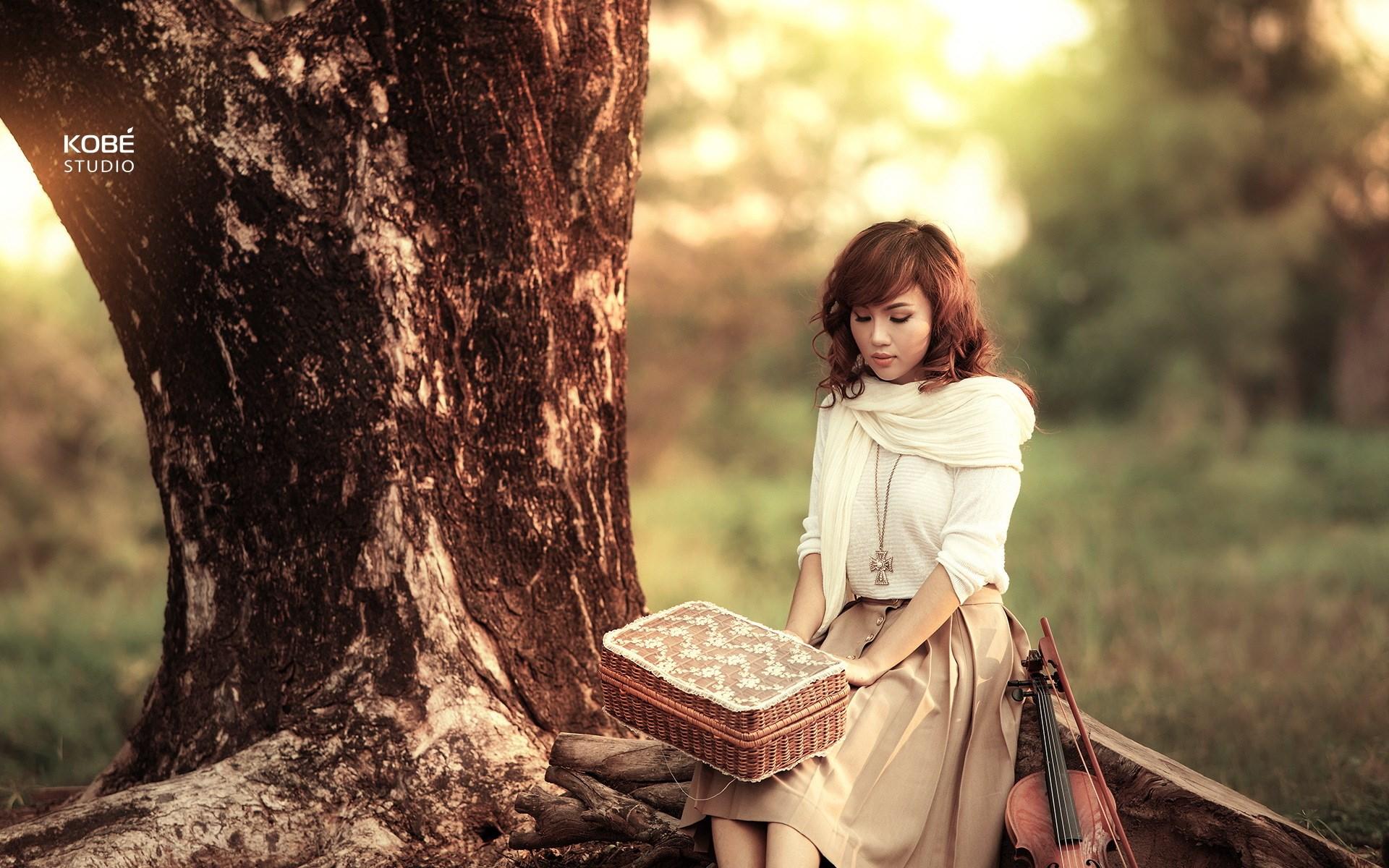 Long hair Asian girl violin music stones rose wallpaper