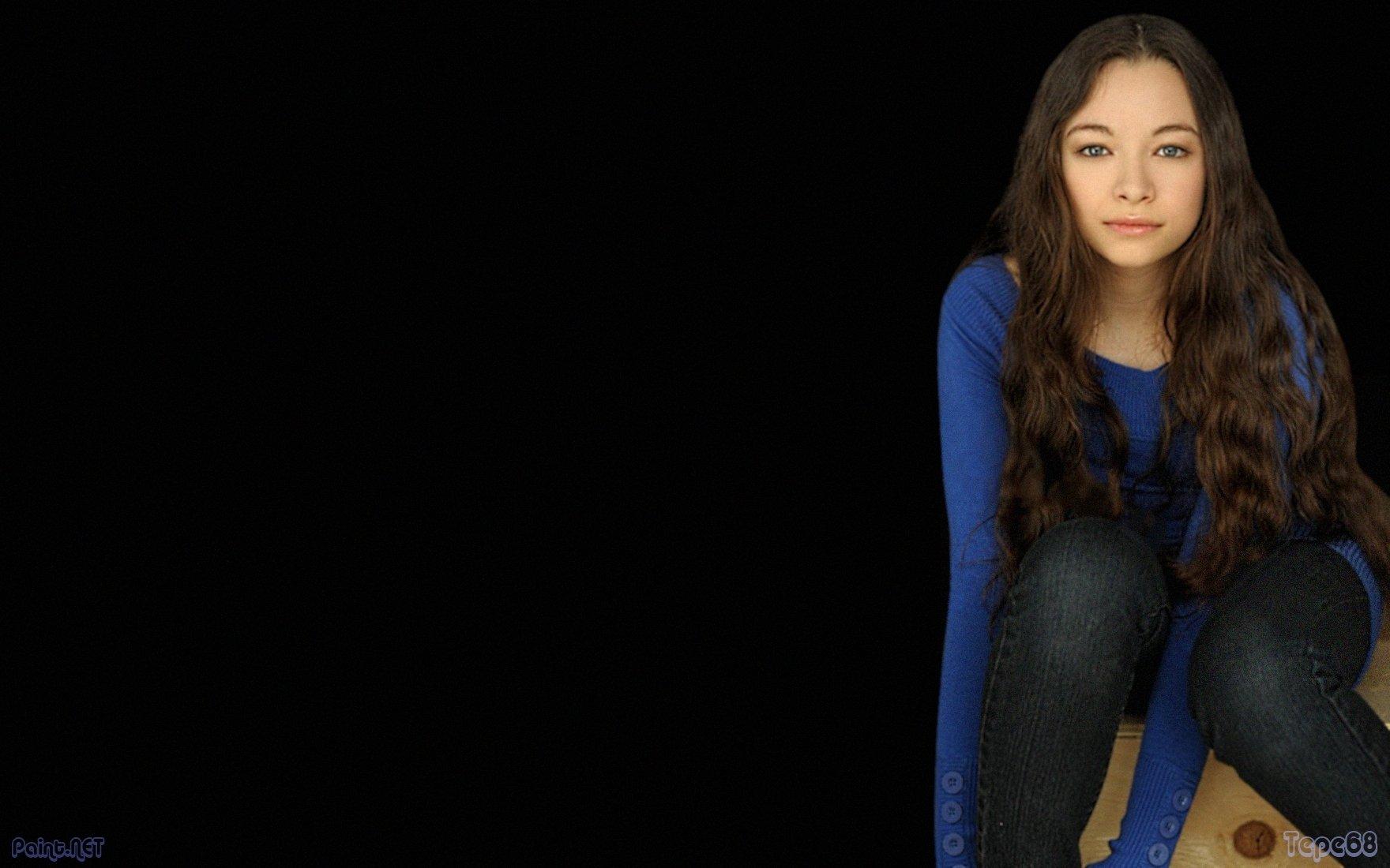 Jodelle Ferland actress wallpaperx1100