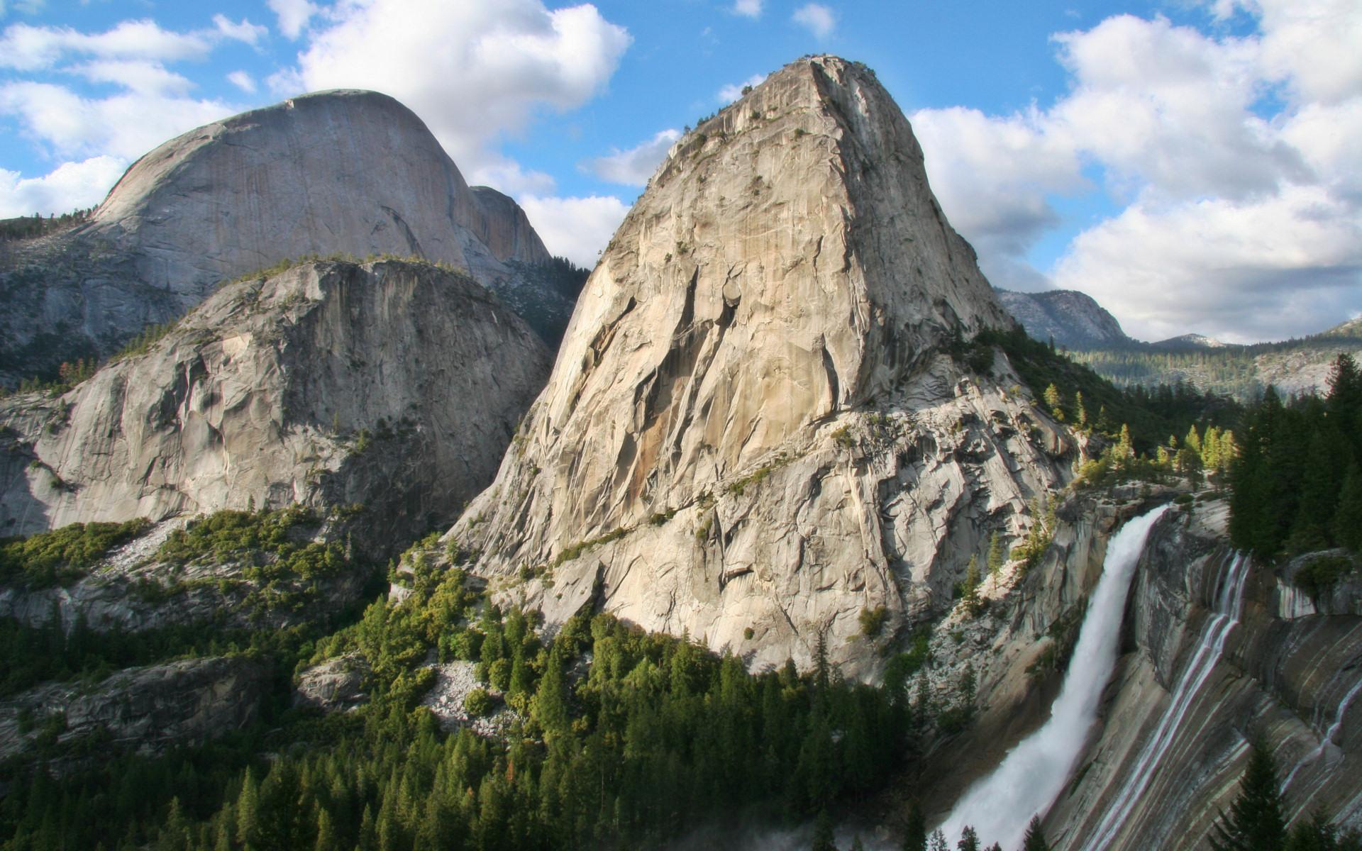 Free Yosemite Wallpaper
