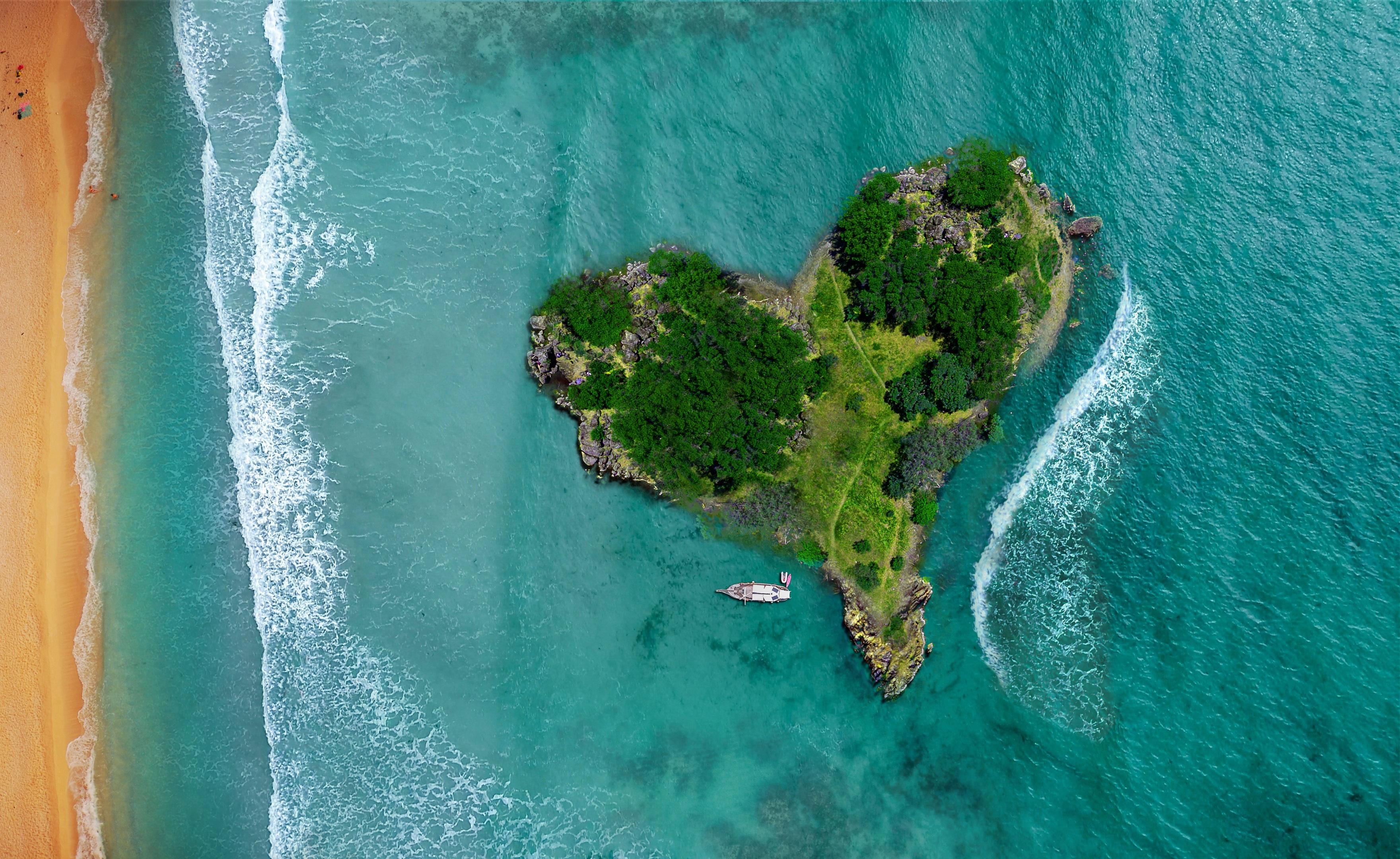 Heart Shaped Island HD Wallpaper
