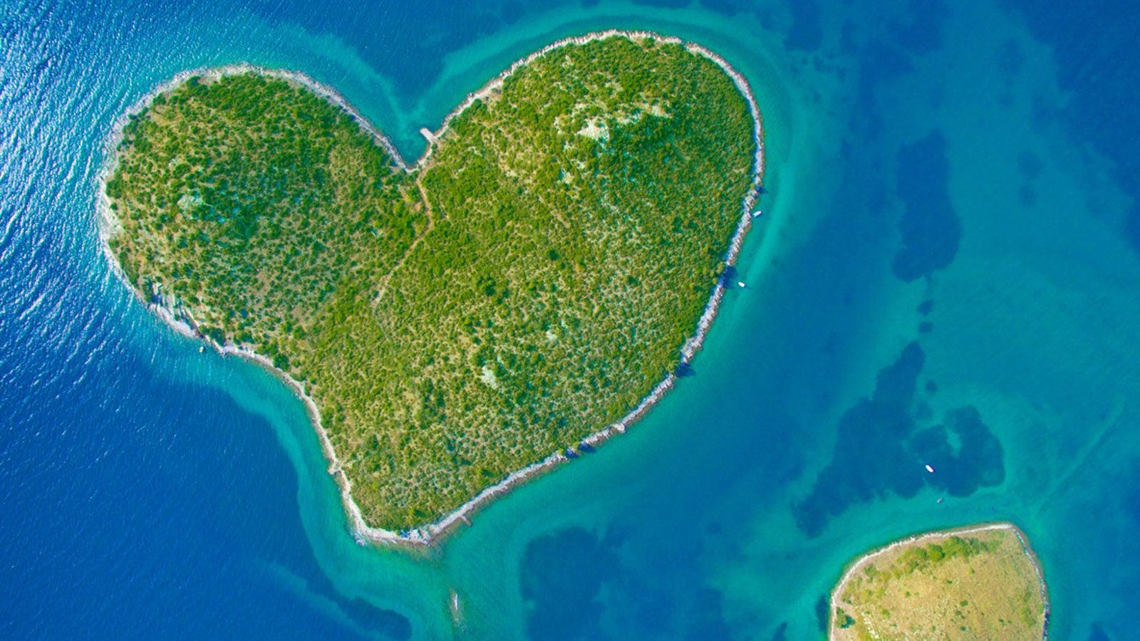 Amazing Heart Shaped Islands And Lakes (PHOTOS). The Weather Channel