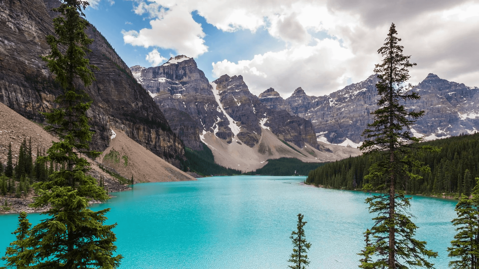 Time Lapse View of Moraine Lake in Banff National Park, Canadian