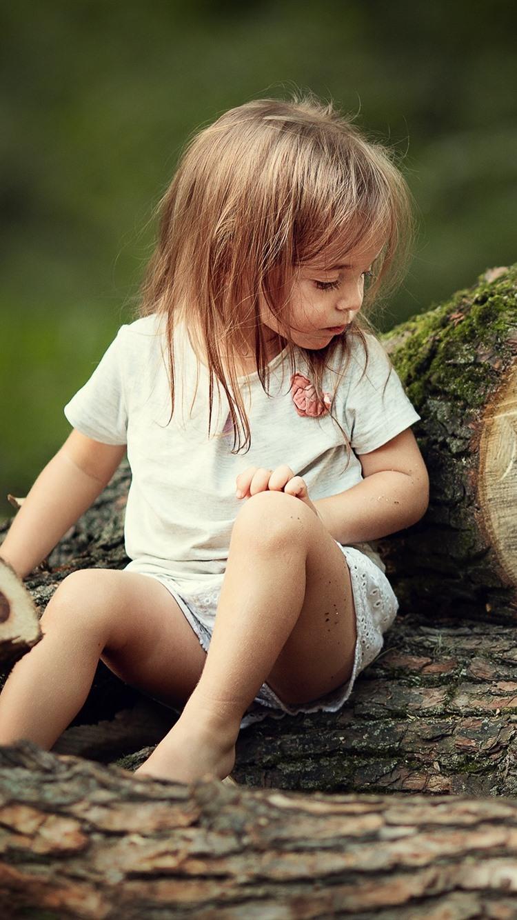 Wallpaper Cute little girl and hedgehog, friends 2560x1600 HD