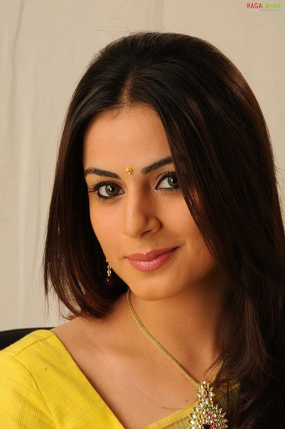 Shraddha Arya Image 1. Tollywood Heroines Posters, Image, Photo