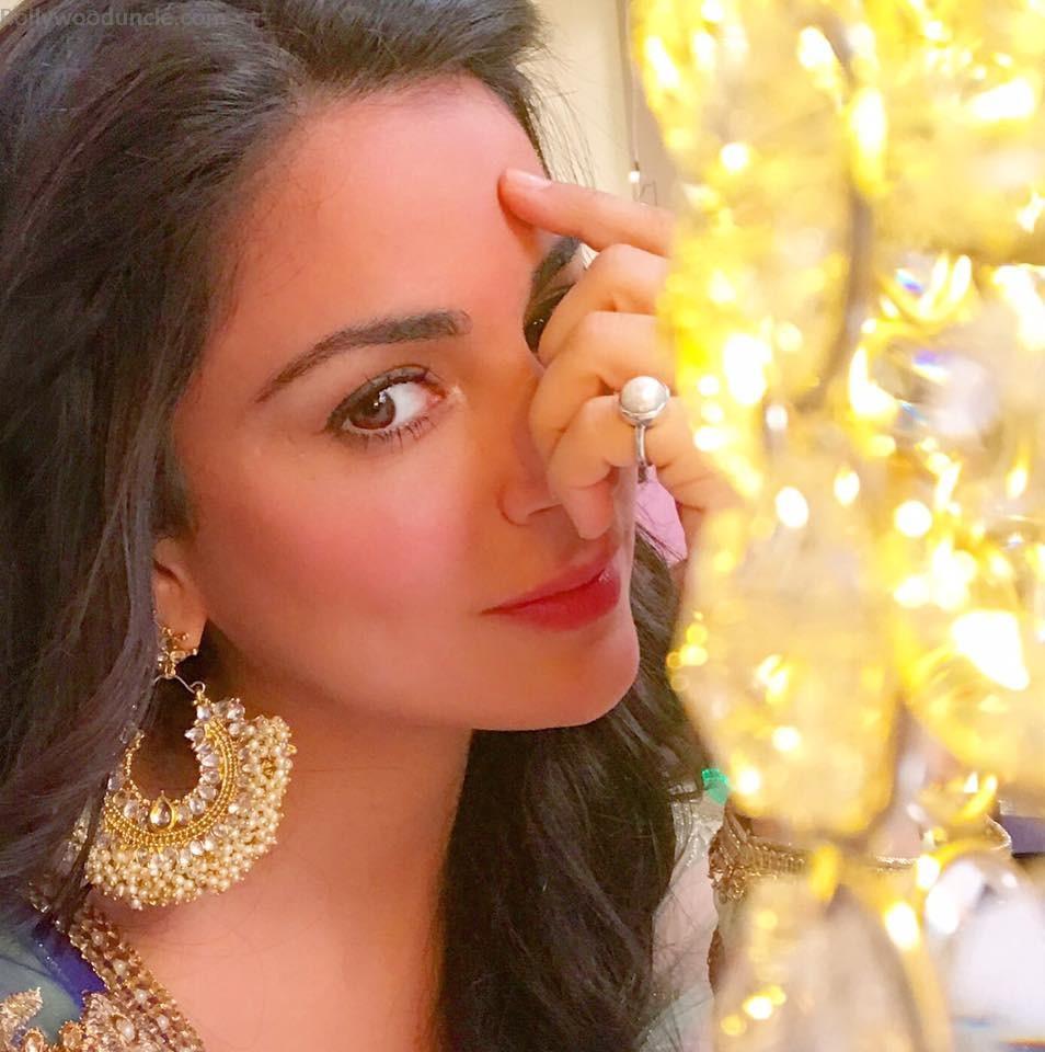 Shraddha Arya Biography, Wiki, Career, DOB and Full Profile