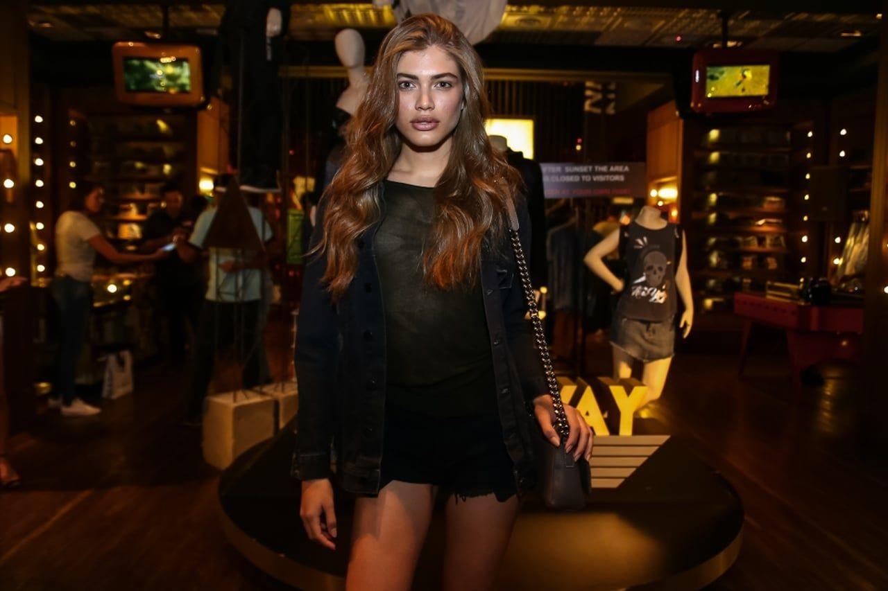 Brasileira Valentina Sampaio pode ser a primeira angel trans da