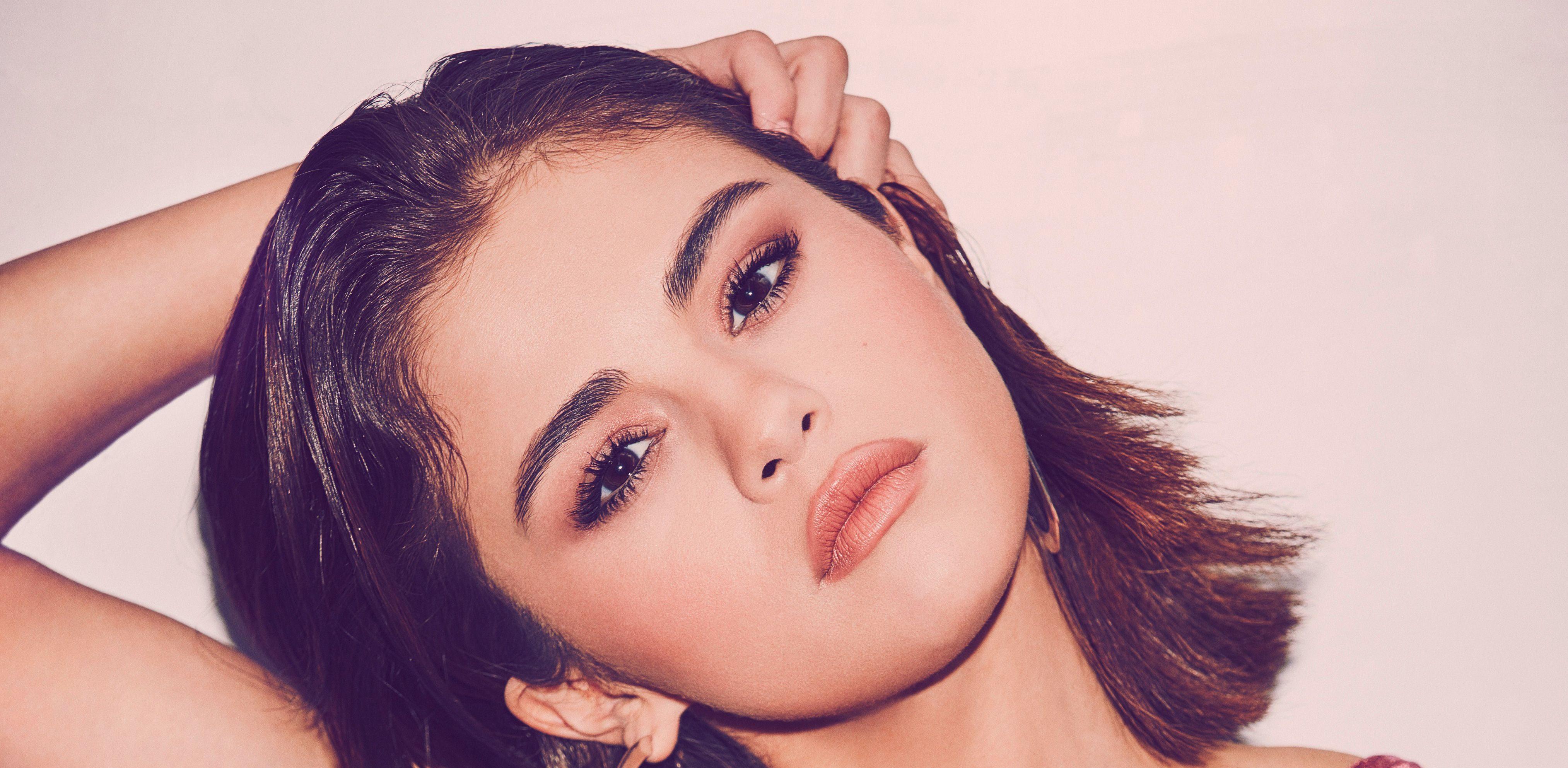 Selena Gomez Puma Photohoot Wallpaper