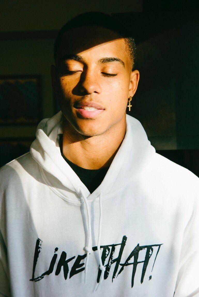 Keith Powers - Bio, Facts, Family Life of Model & Actor