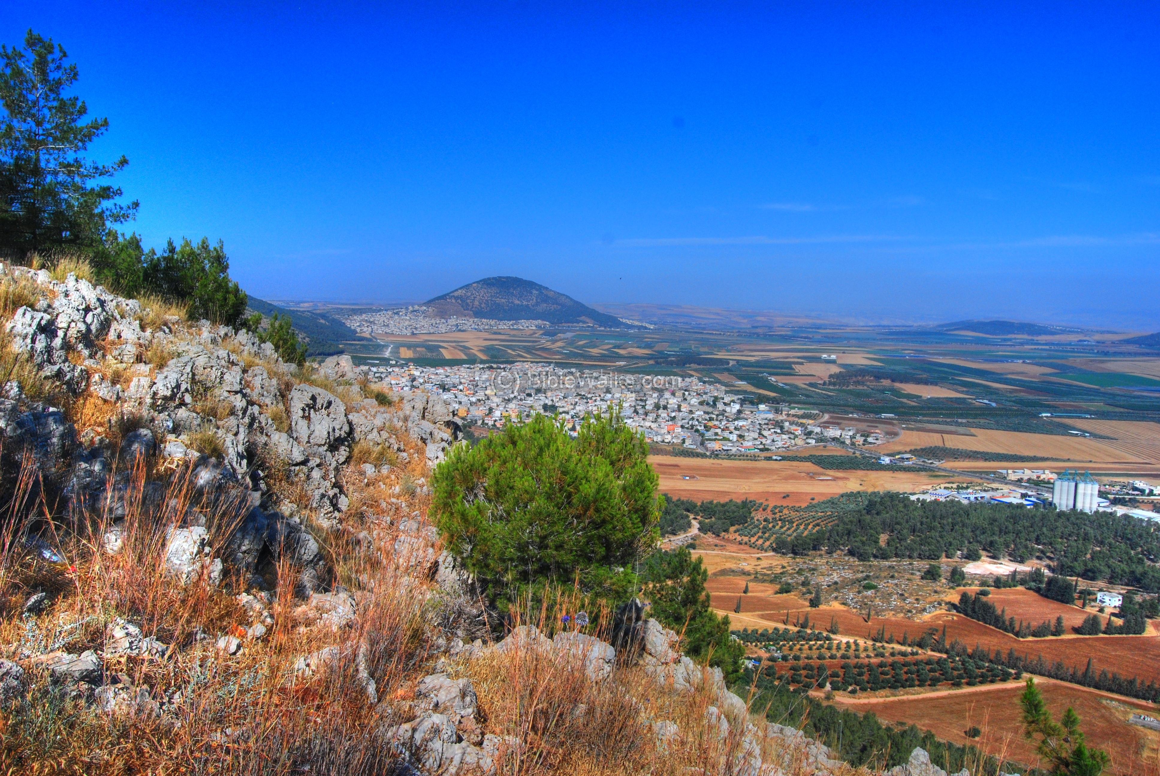 Mount Precipice, Nazareth