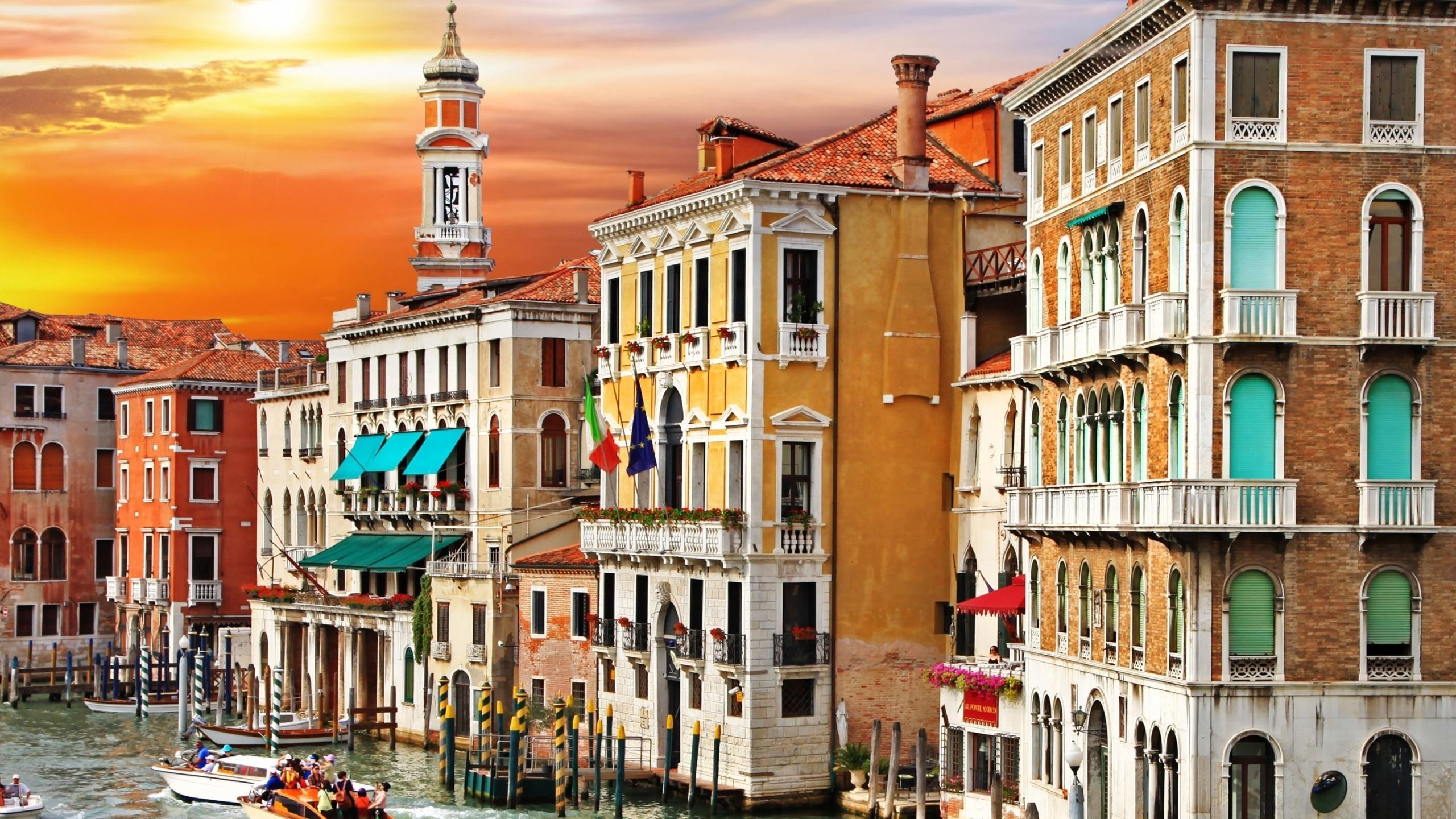 Colorful Venice Corner Mac Wallpaper Download. Free Mac Wallpaper
