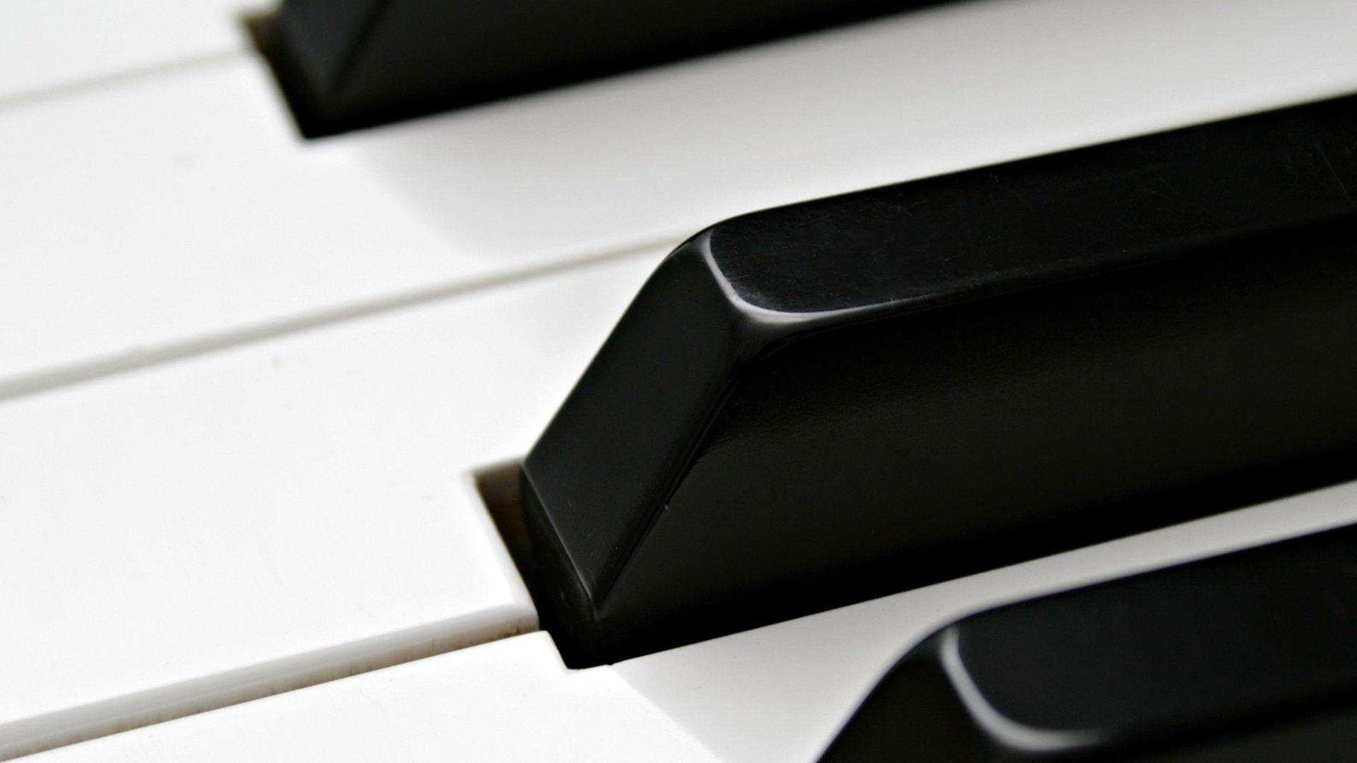 Piano Desktop Wallpaper