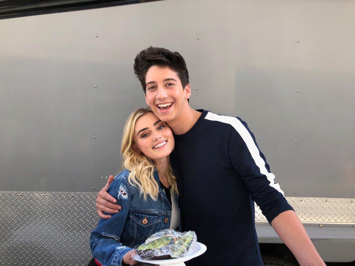 Diedrich Bader ZOMBIE fans! Look at