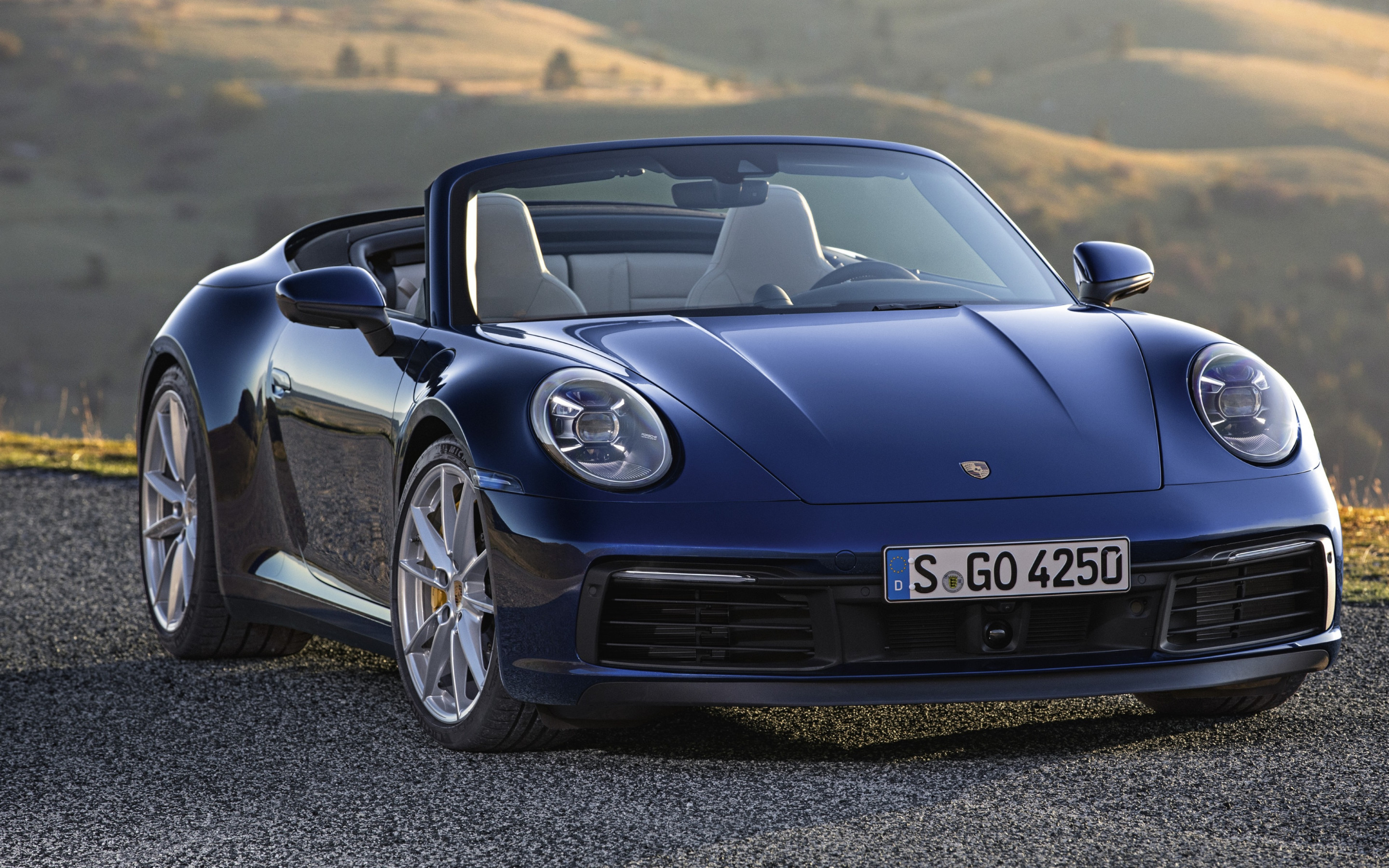 Download wallpaper: Porsche 911 Carrera 4S Cabriolet 2880x1800