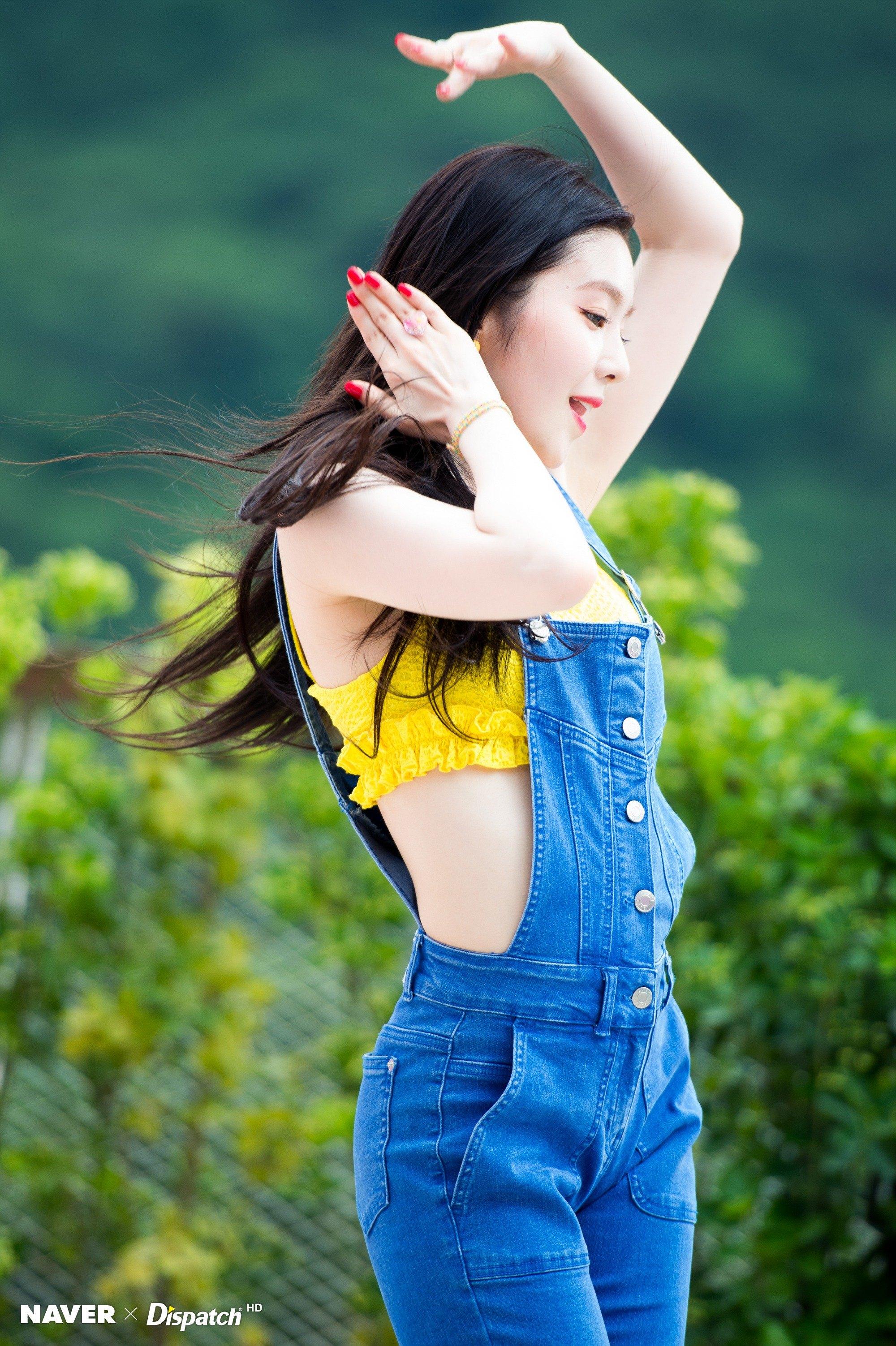 TOP 10 Outfits Of Red Velvet Irene