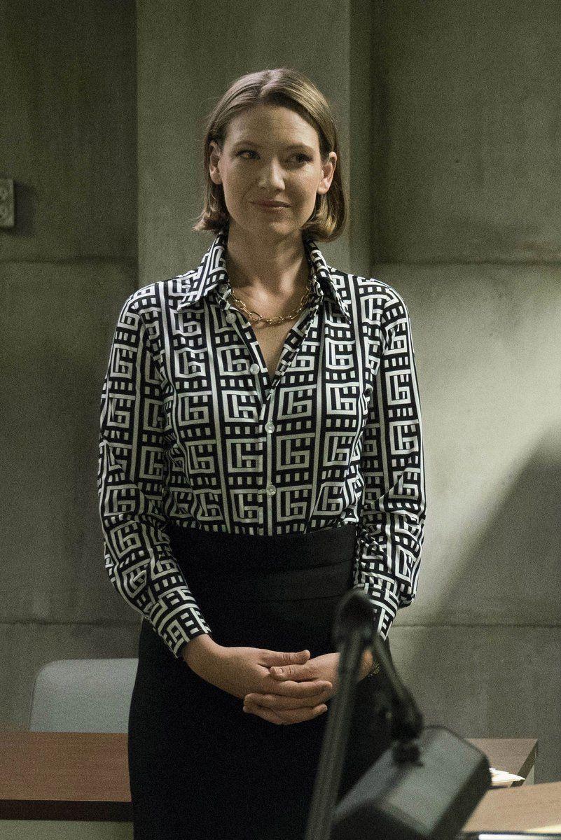 Dr. Wendy Carr in Mindhunter best work outfits.so freakin hot
