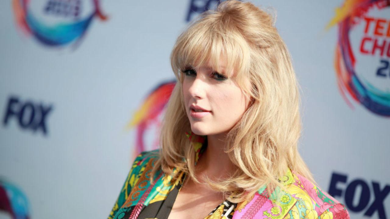 Photos: 2019 Teen Choice Awards red carpet