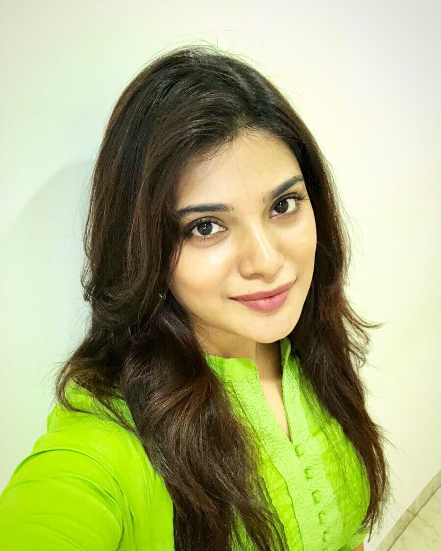 Aathmika Image 3