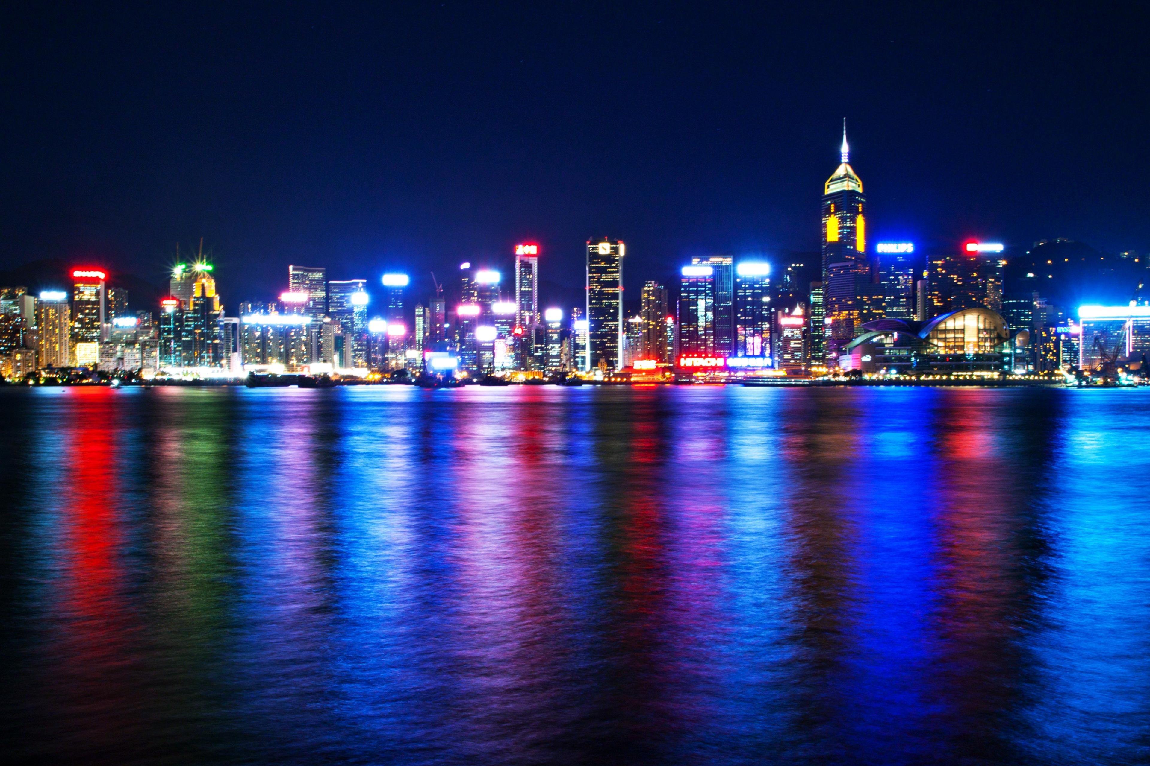Hong Kong At Night 4K UHD 3:2 3840x2560 Wallpaper