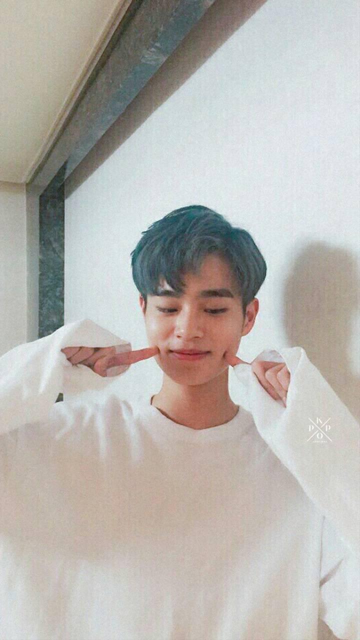 Lee Daehwi wallpaper