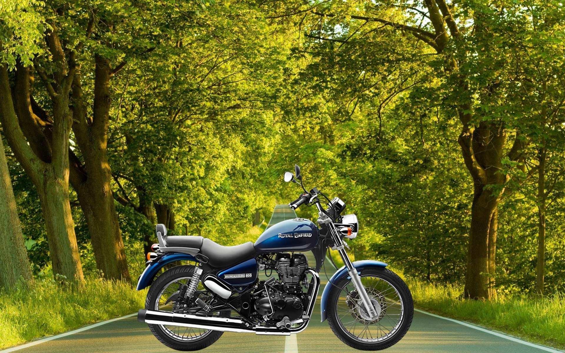 Royal Enfield Wallpaper For Laptop - Rev Up Your Screens with Stunning