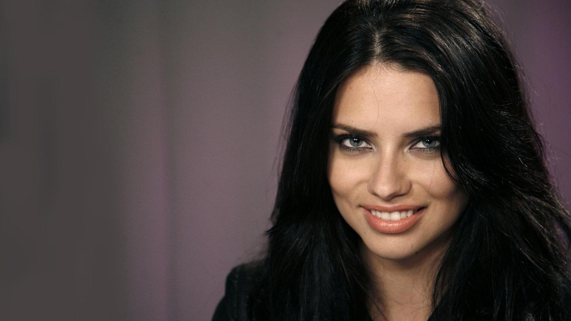 Adriana Lima Desktop Wallpaper