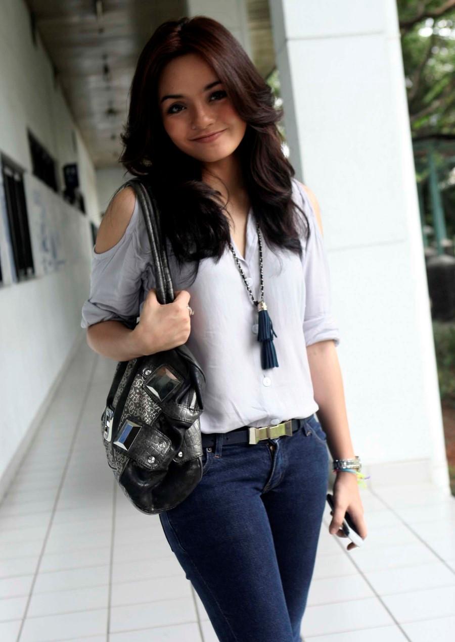 Biodata dan Profil Gita Sinaga