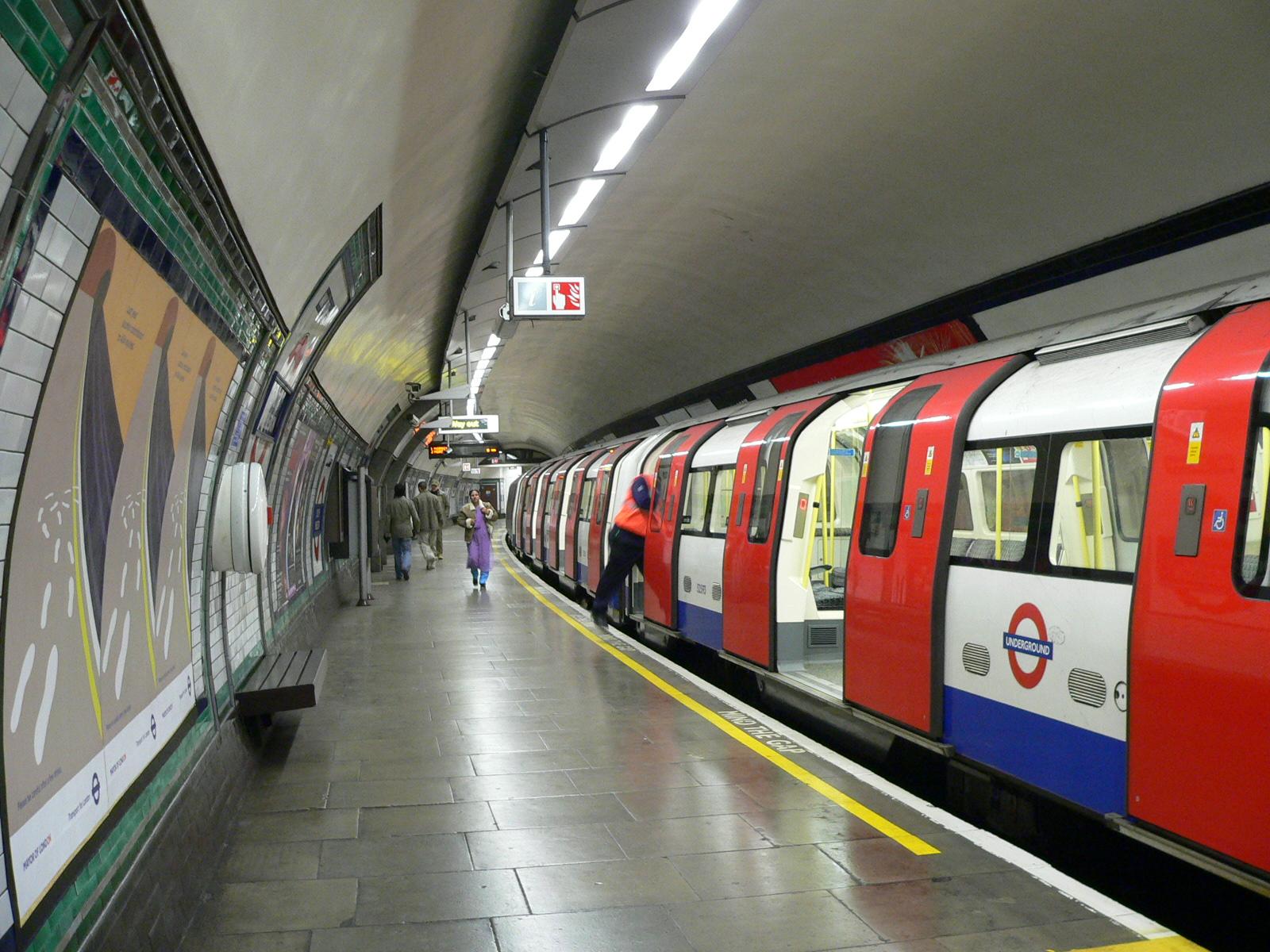 London Tube Wallpapers - Wallpaper Cave