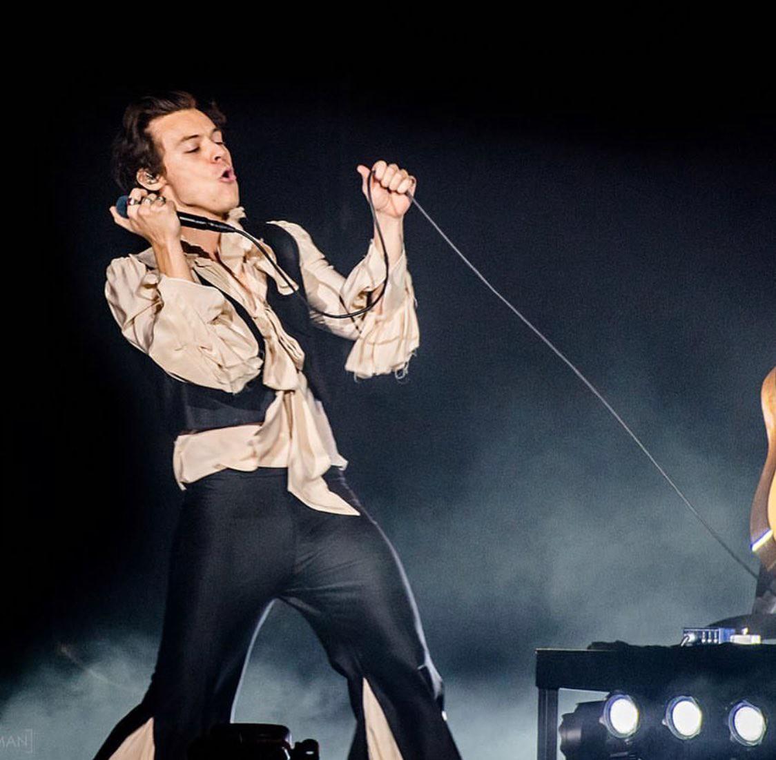 My Definitive Ranking of Harry Styles' 2018 Tour Outfits