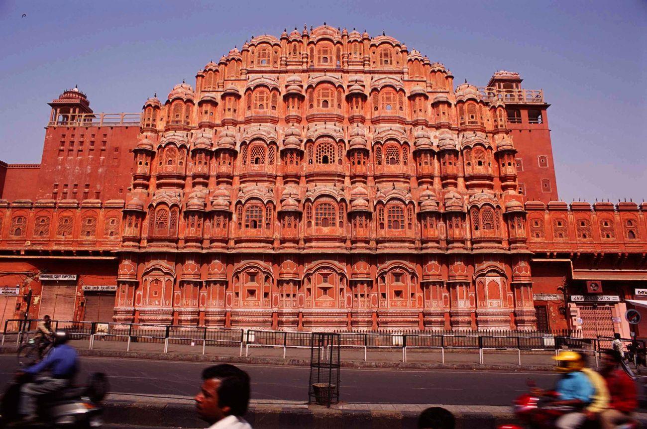 Browse Hawa Mahal, Jaipur Photo and Image Gallery