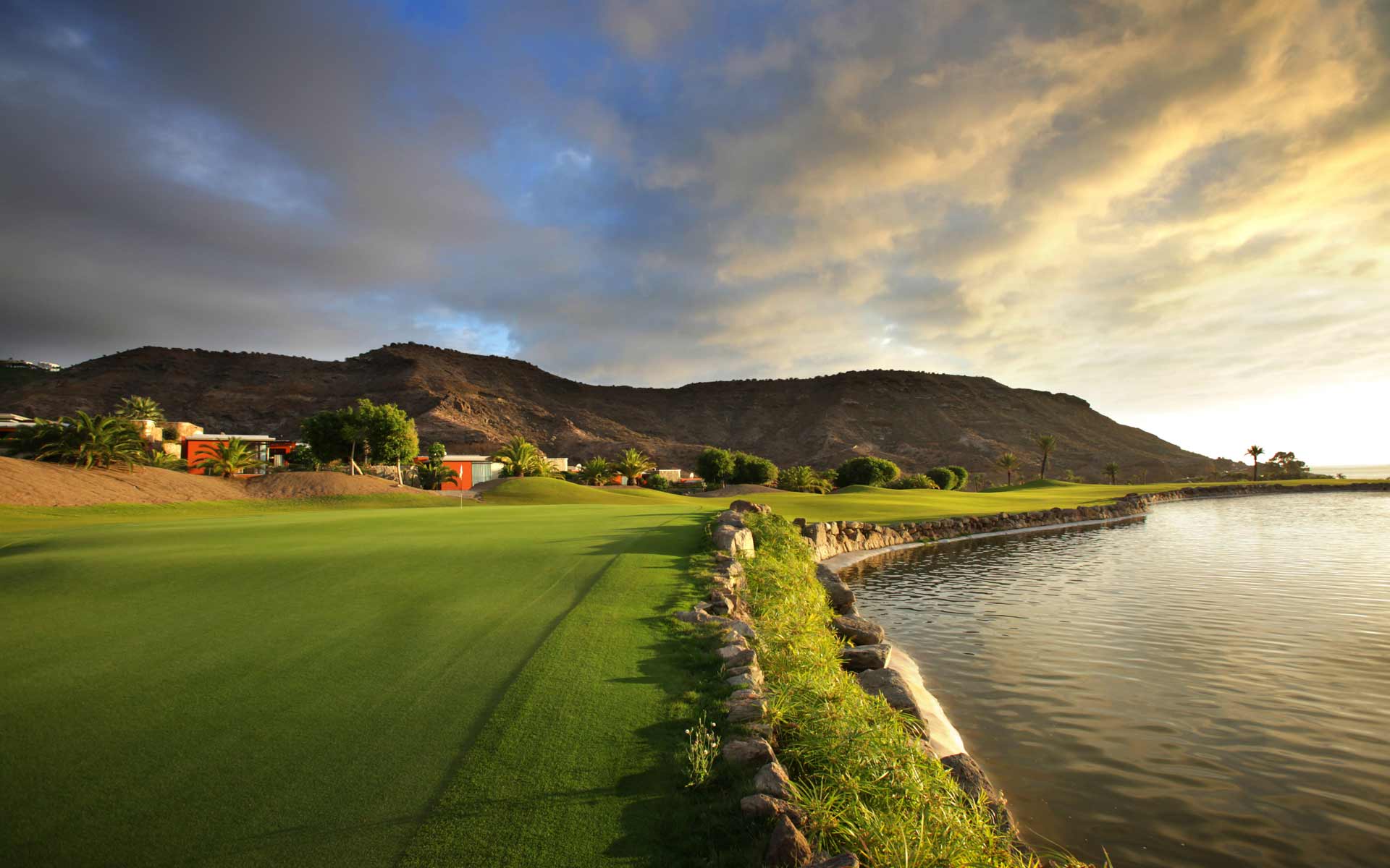 Luxury golf holidays on Gran Canaria Seaside Sandy Beach hotel