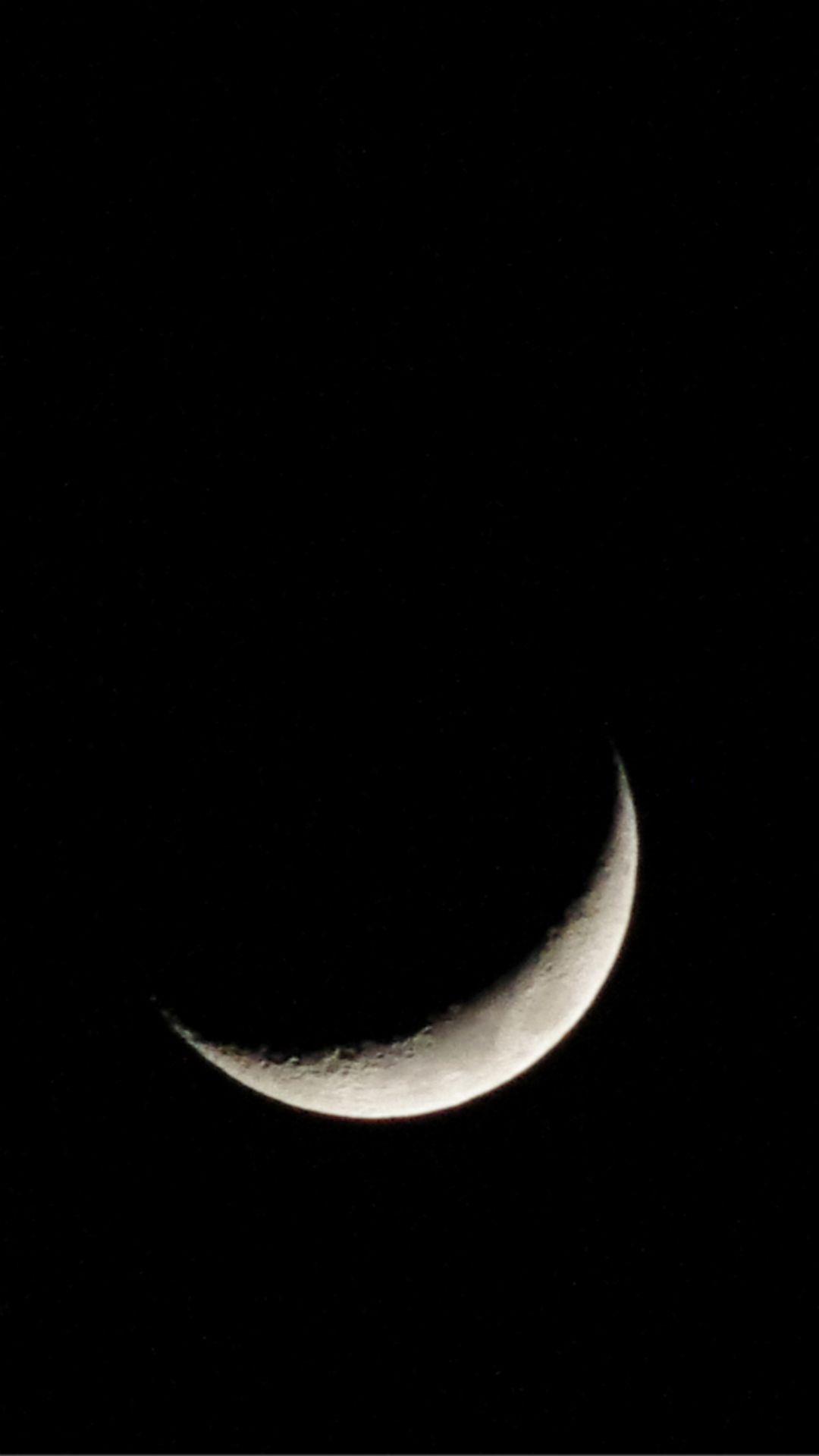 Lunar Eclipse Silver Moon In Dark Space #iPhone #plus #wallpaper